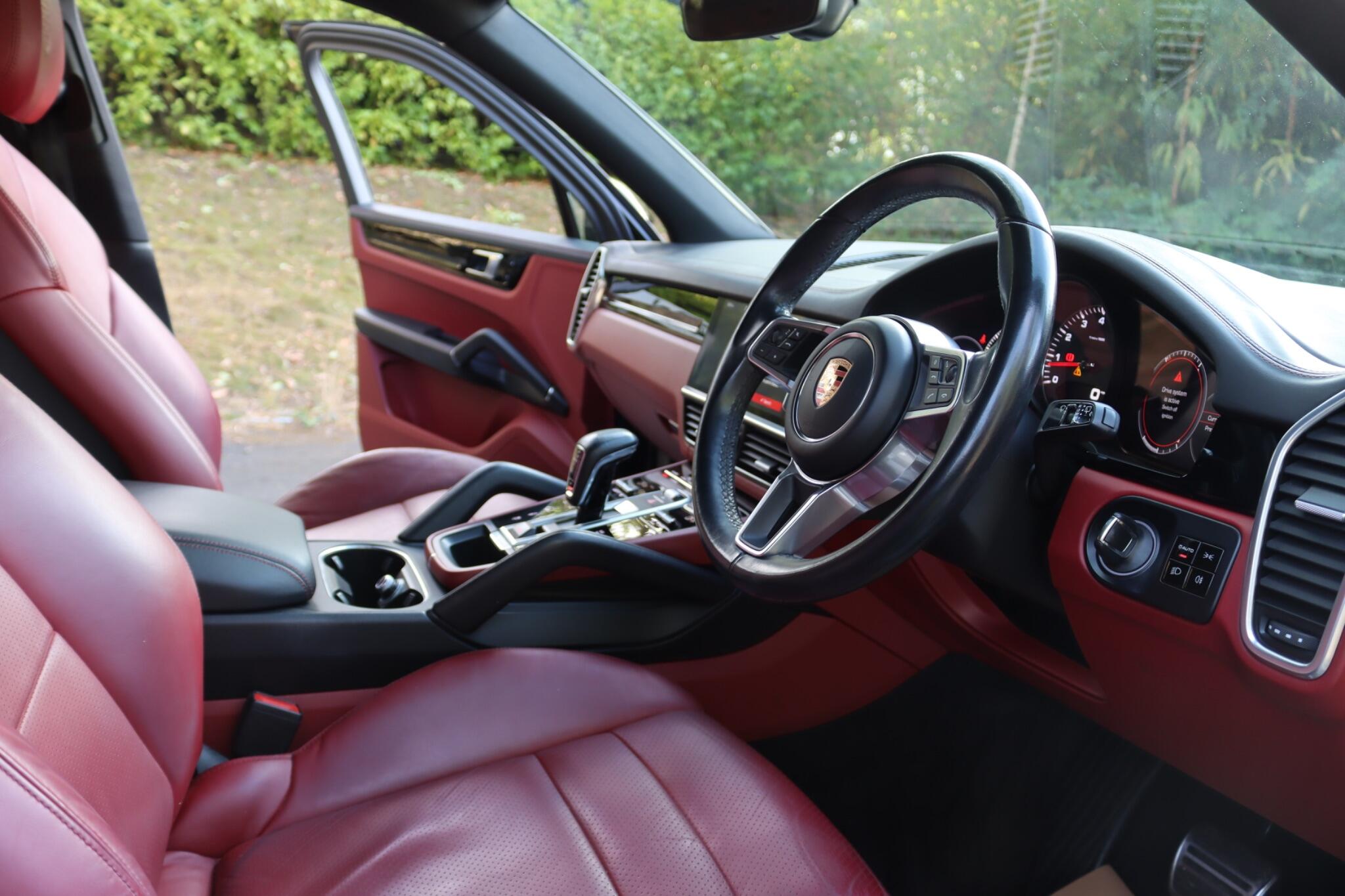 Porsche Cayenne view 41