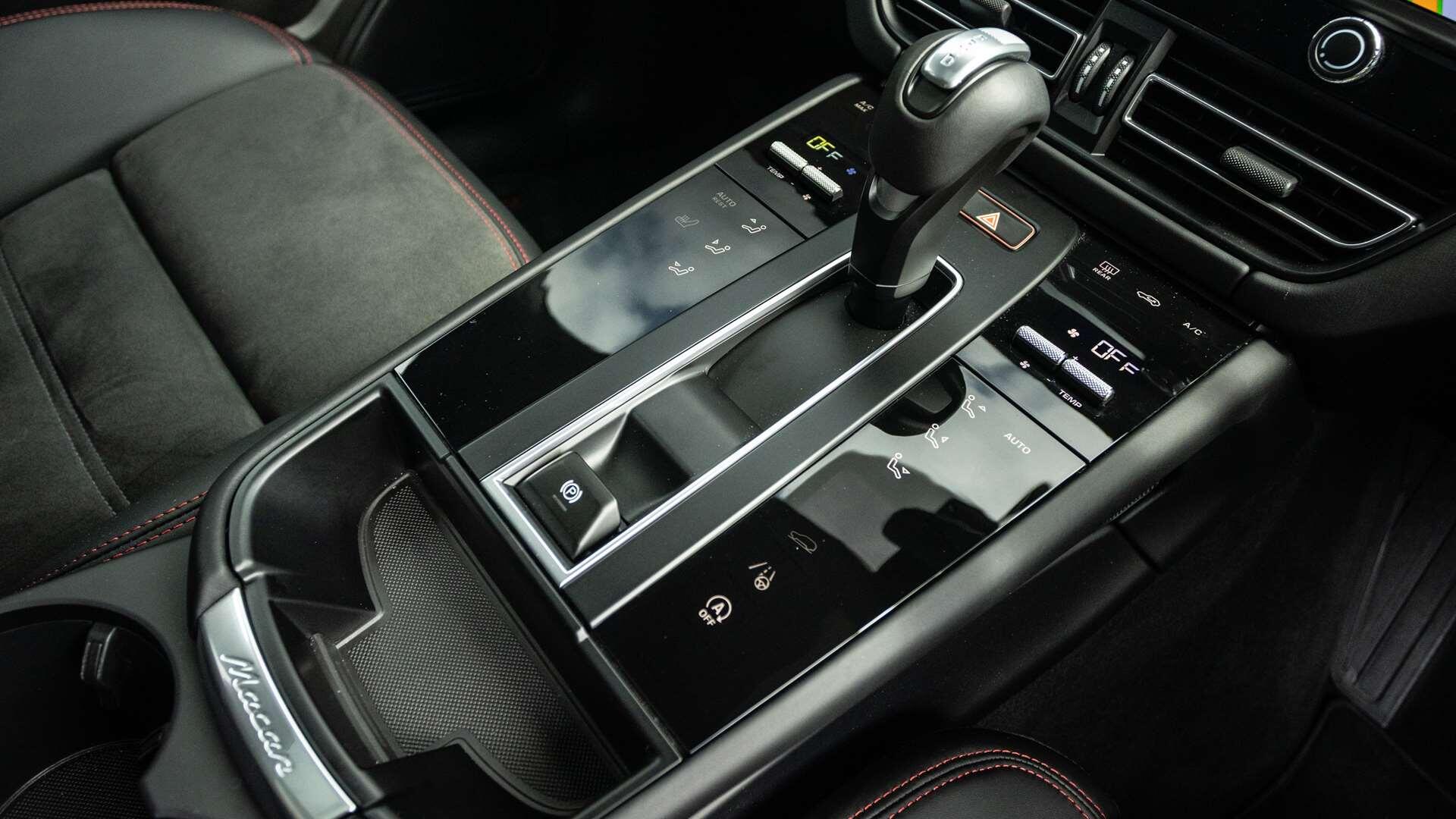 Porsche Macan view 21