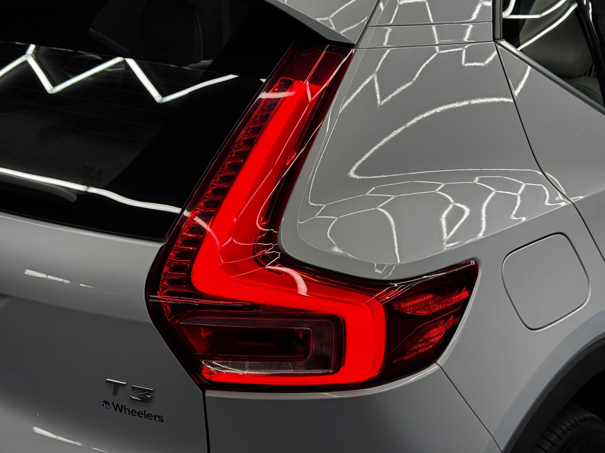 Volvo XC40 view 45