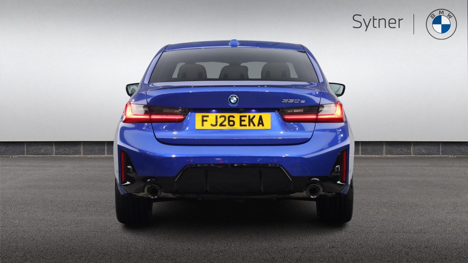BMW 3 Series view 15