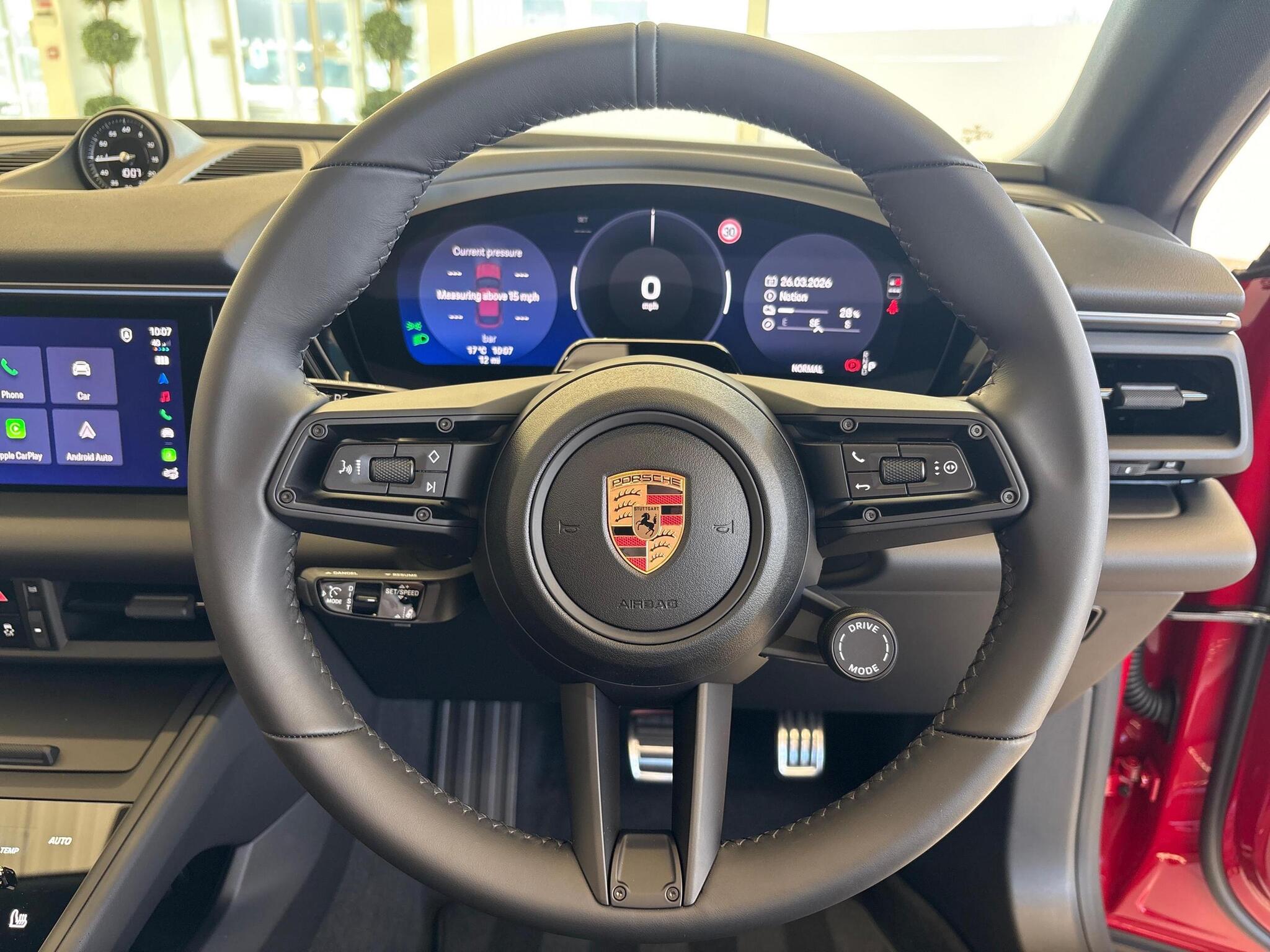 Porsche Macan view 17