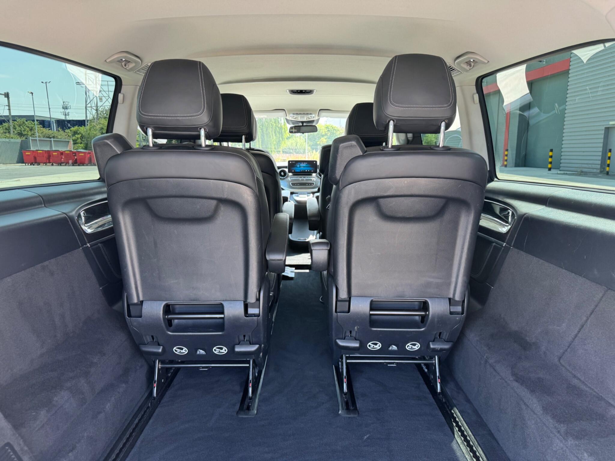 Mercedes-Benz V Class view 24