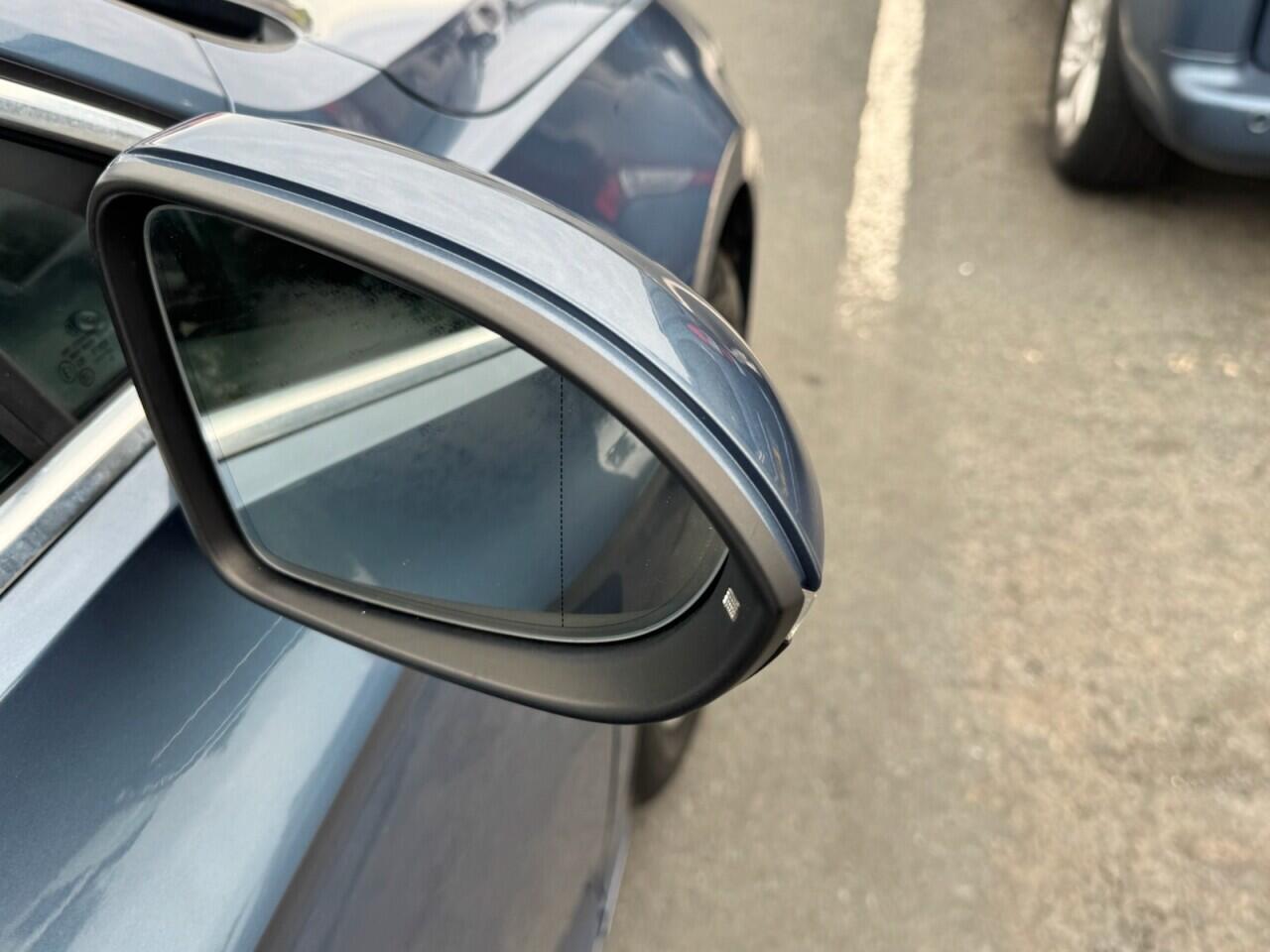 Volkswagen Passat view 25