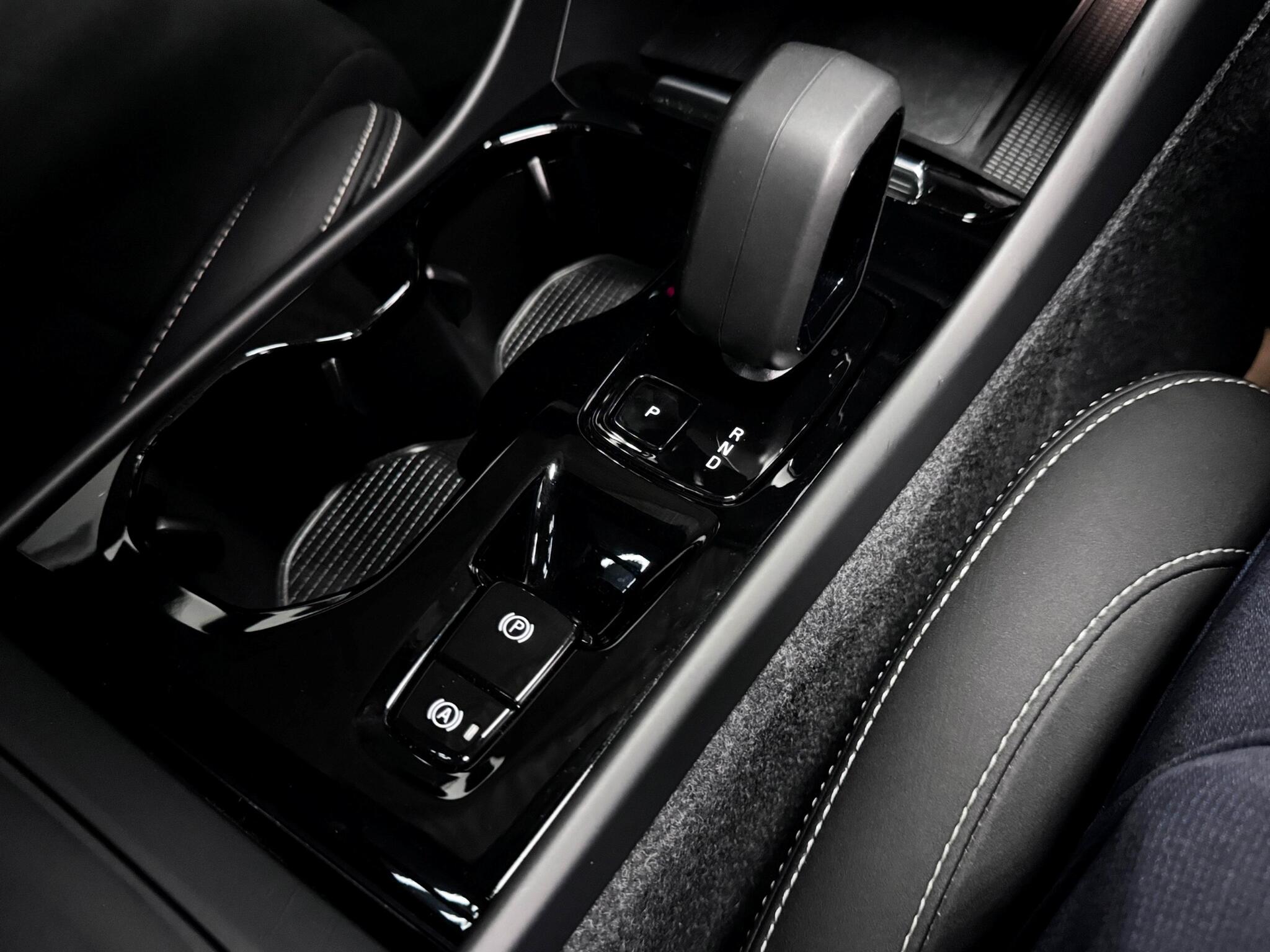 Volvo XC40 view 35