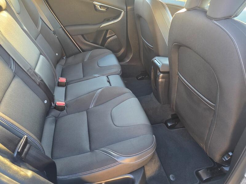 2019 Volvo V40 2.0 T2 R-Design Edition Euro 6 (s/s) 5dr • 129,000 miles image 30