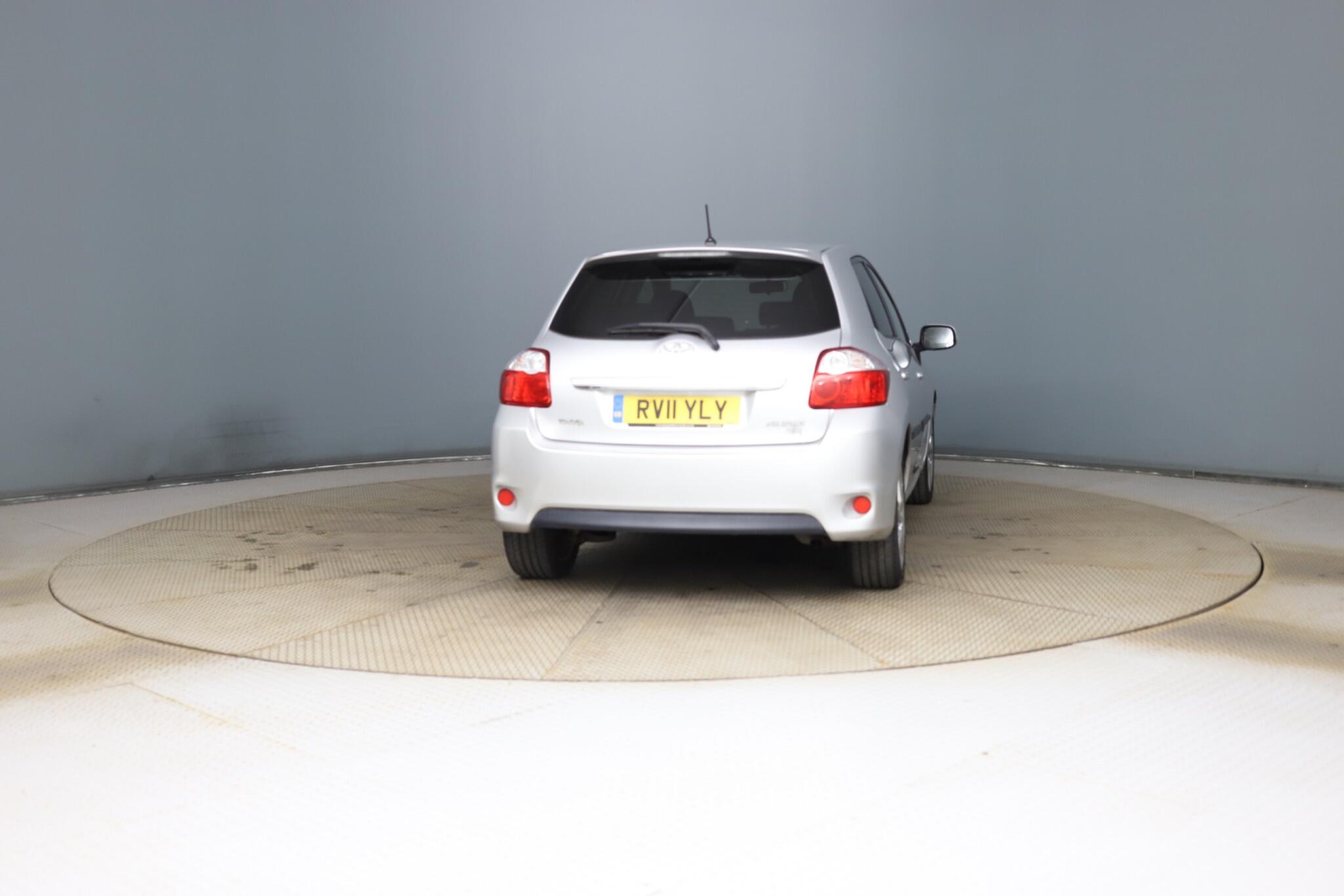 Toyota Auris view 6