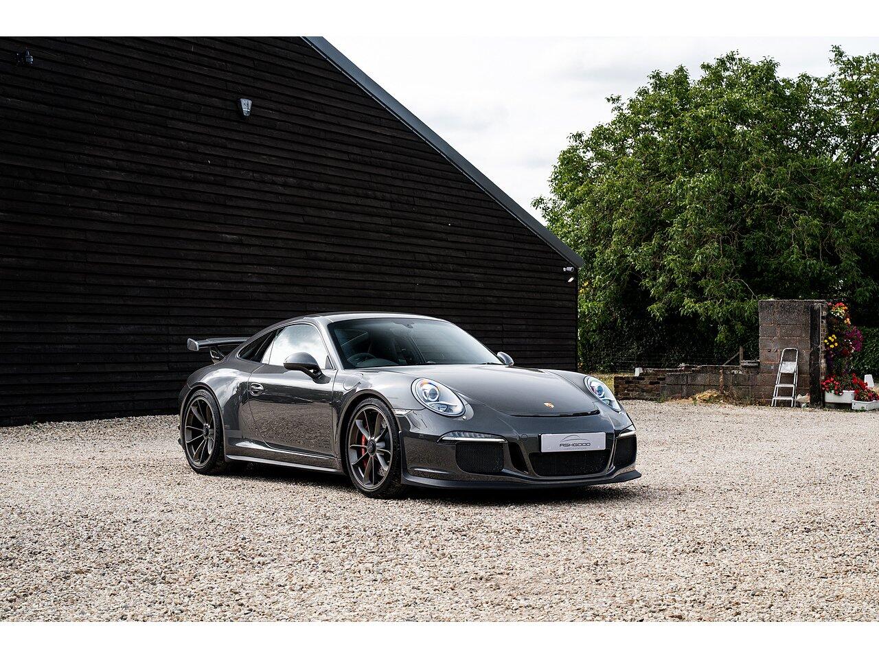 Porsche 911 view 2