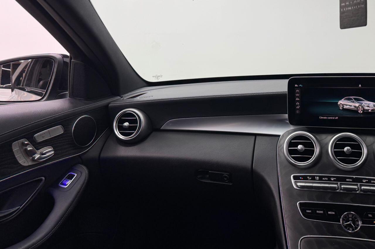 Mercedes-Benz C-Class view 57
