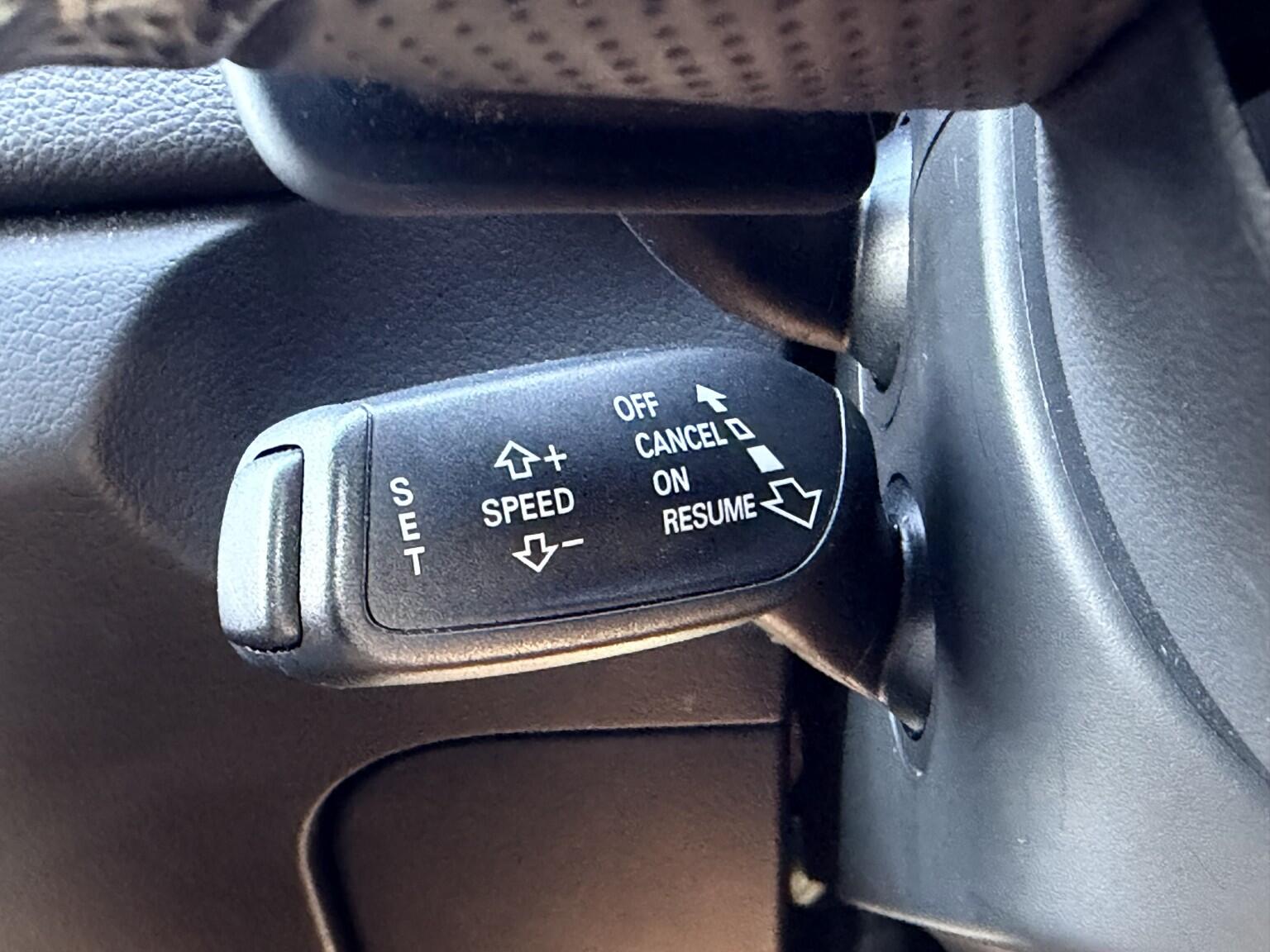 Audi Q3 view 29