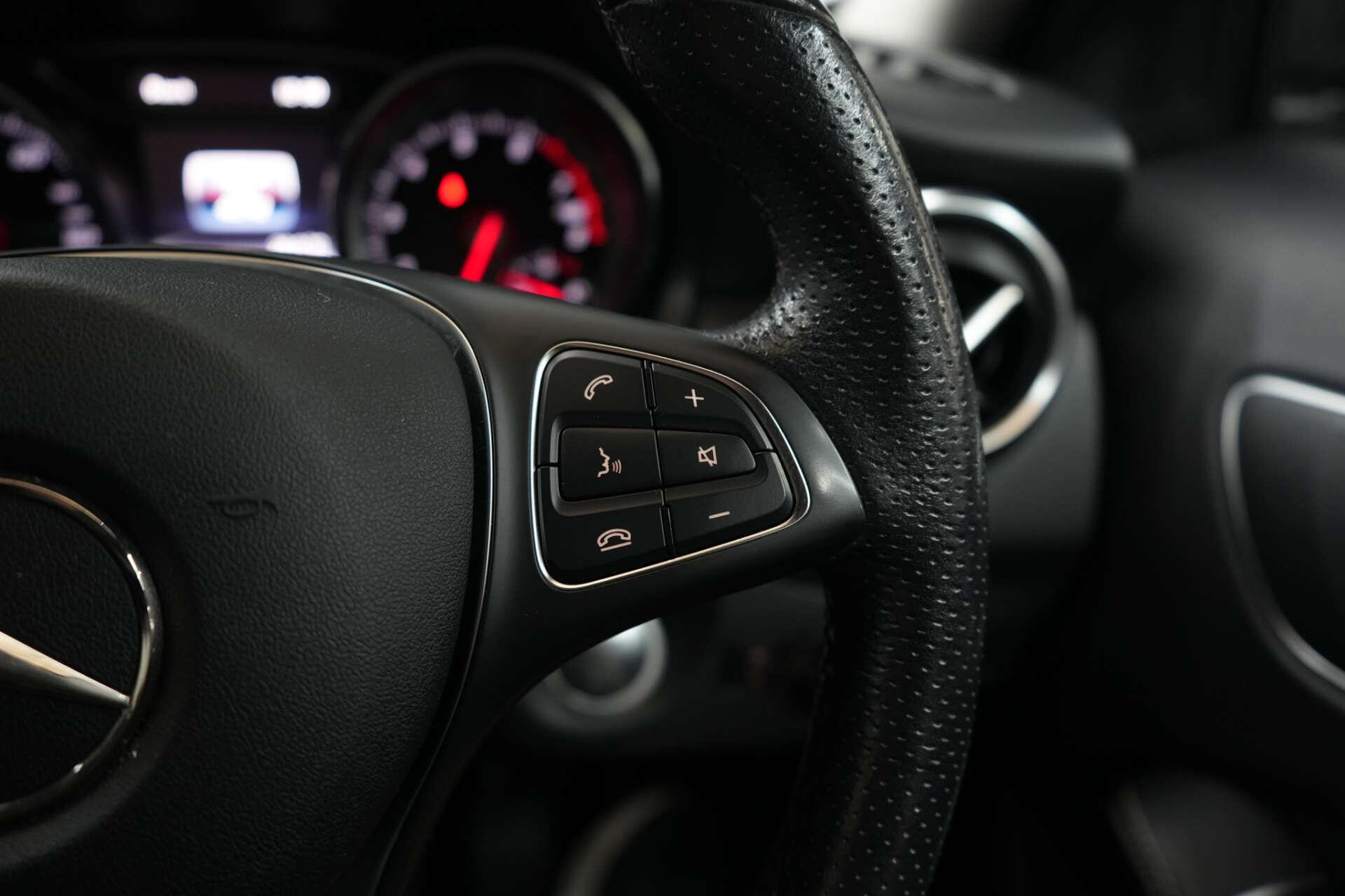 Mercedes-Benz Gla view 36