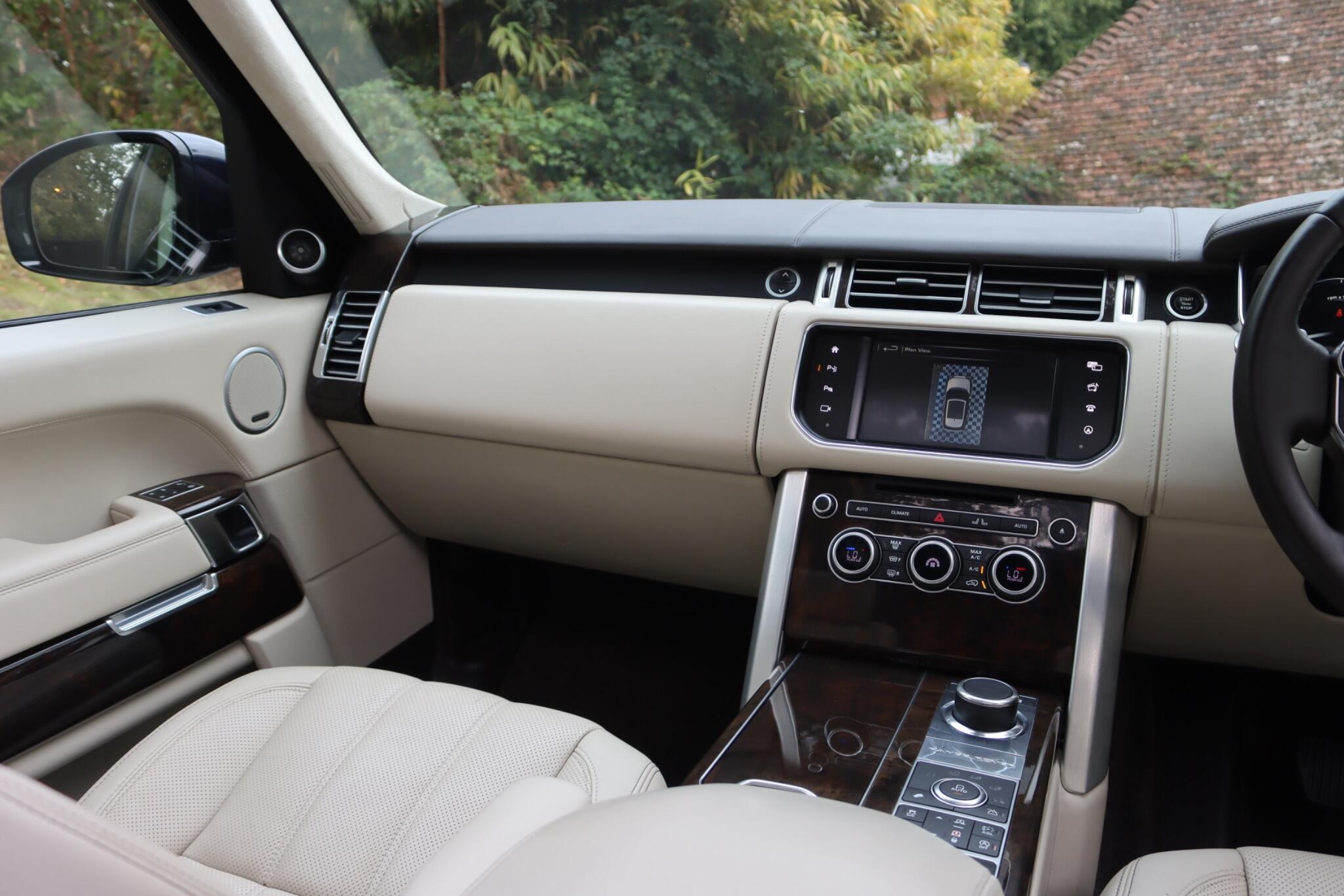 Land Rover Range Rover view 12