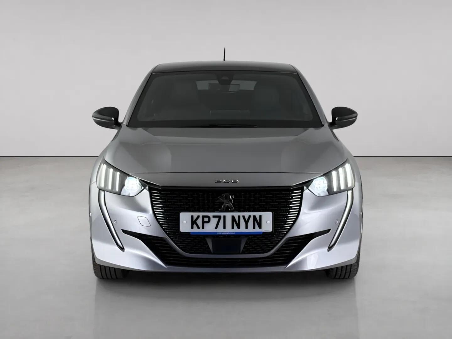 Peugeot 208 view 4