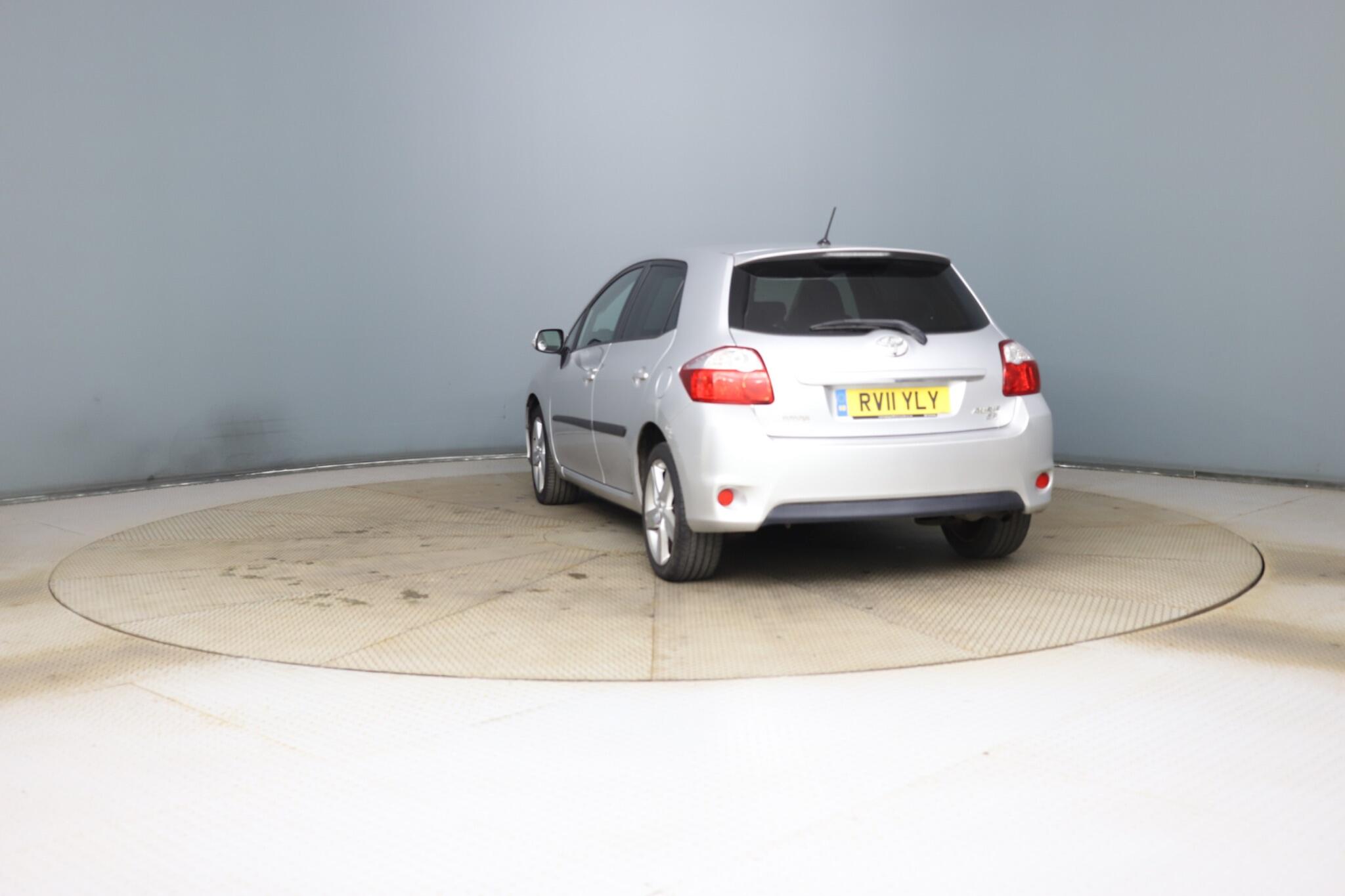 Toyota Auris view 4
