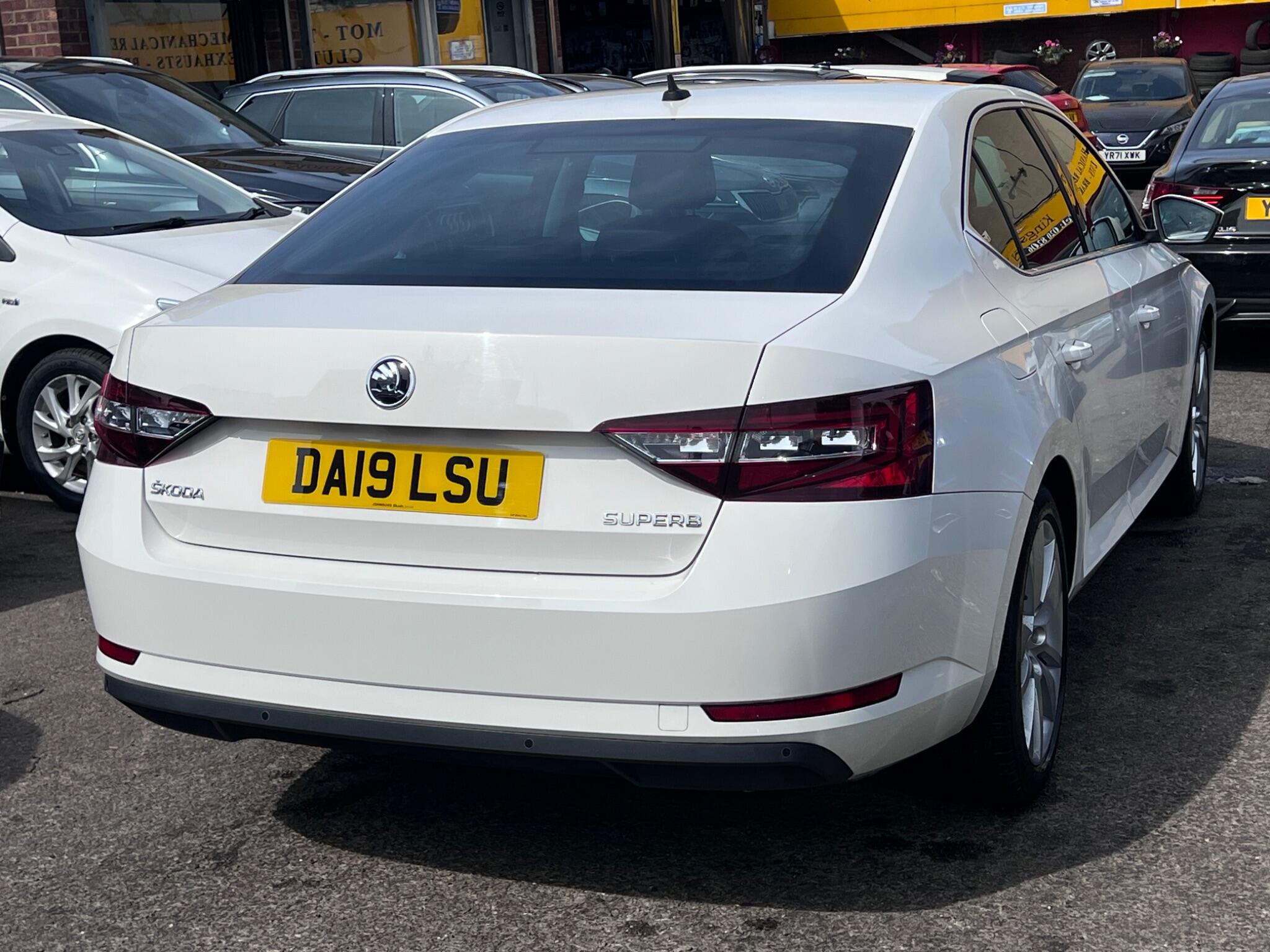Skoda Superb view 9