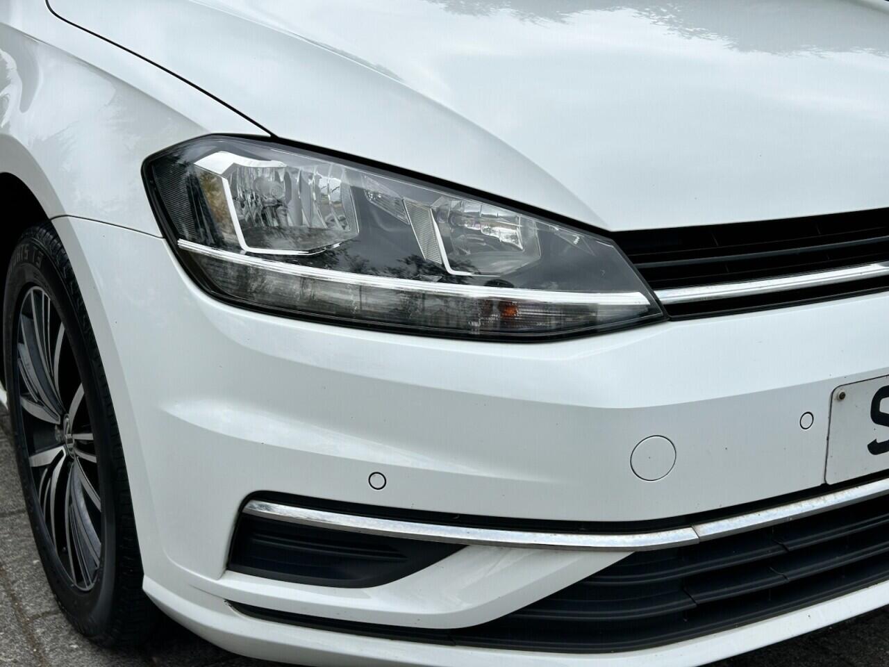 Volkswagen Golf view 13