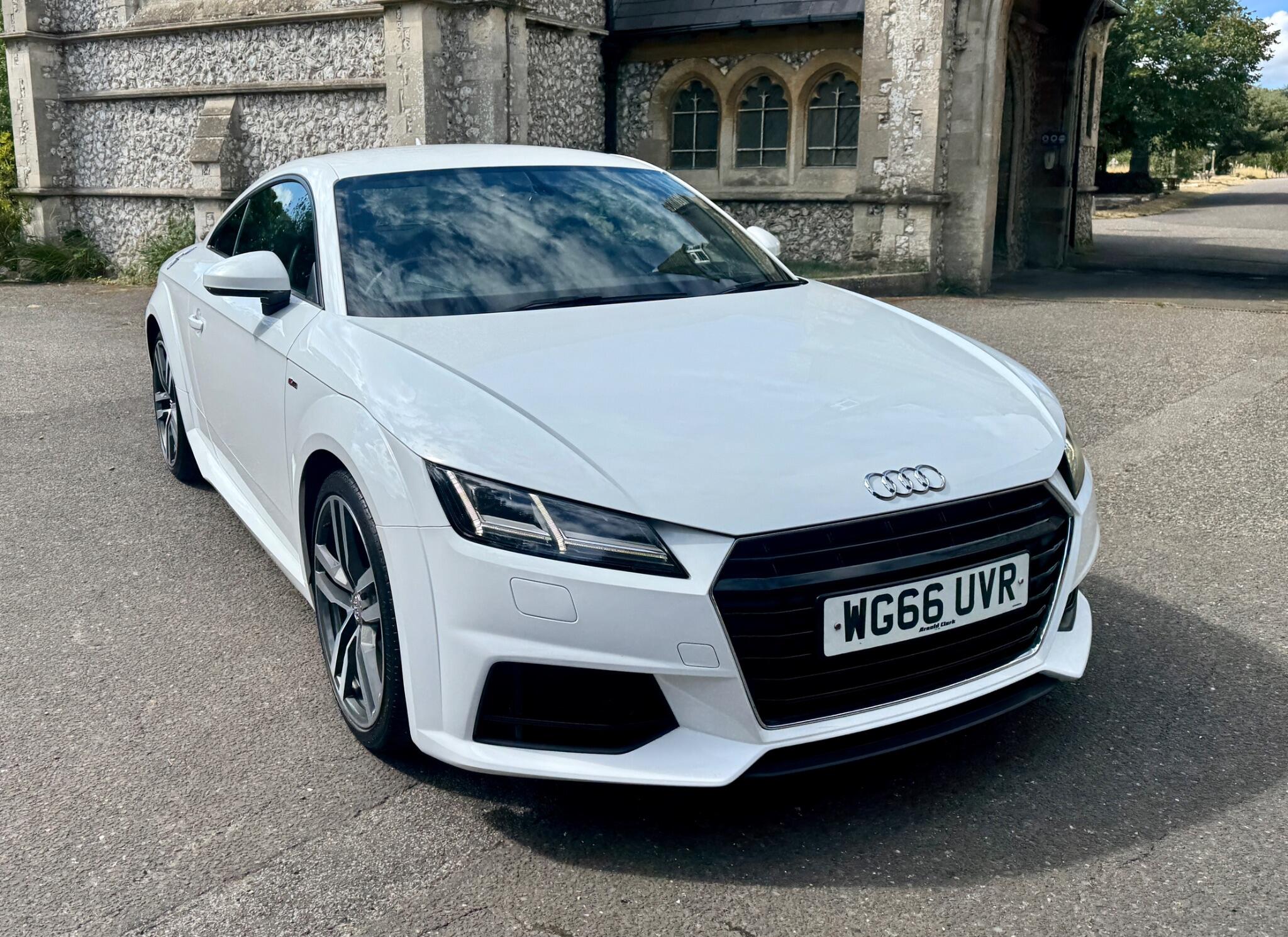 Audi TT view 5