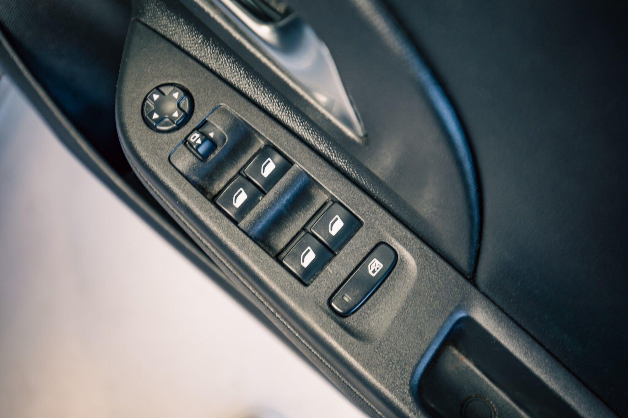 Vauxhall Corsa view 10