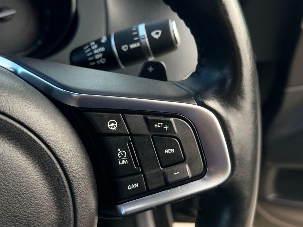 Jaguar Xe view 32