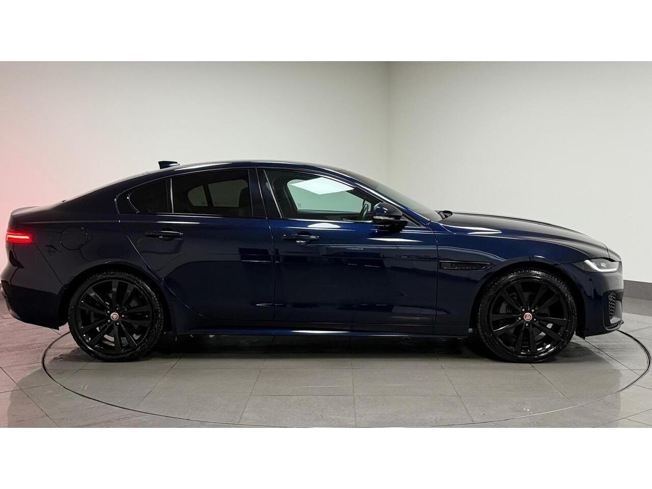 Jaguar Xe view 27