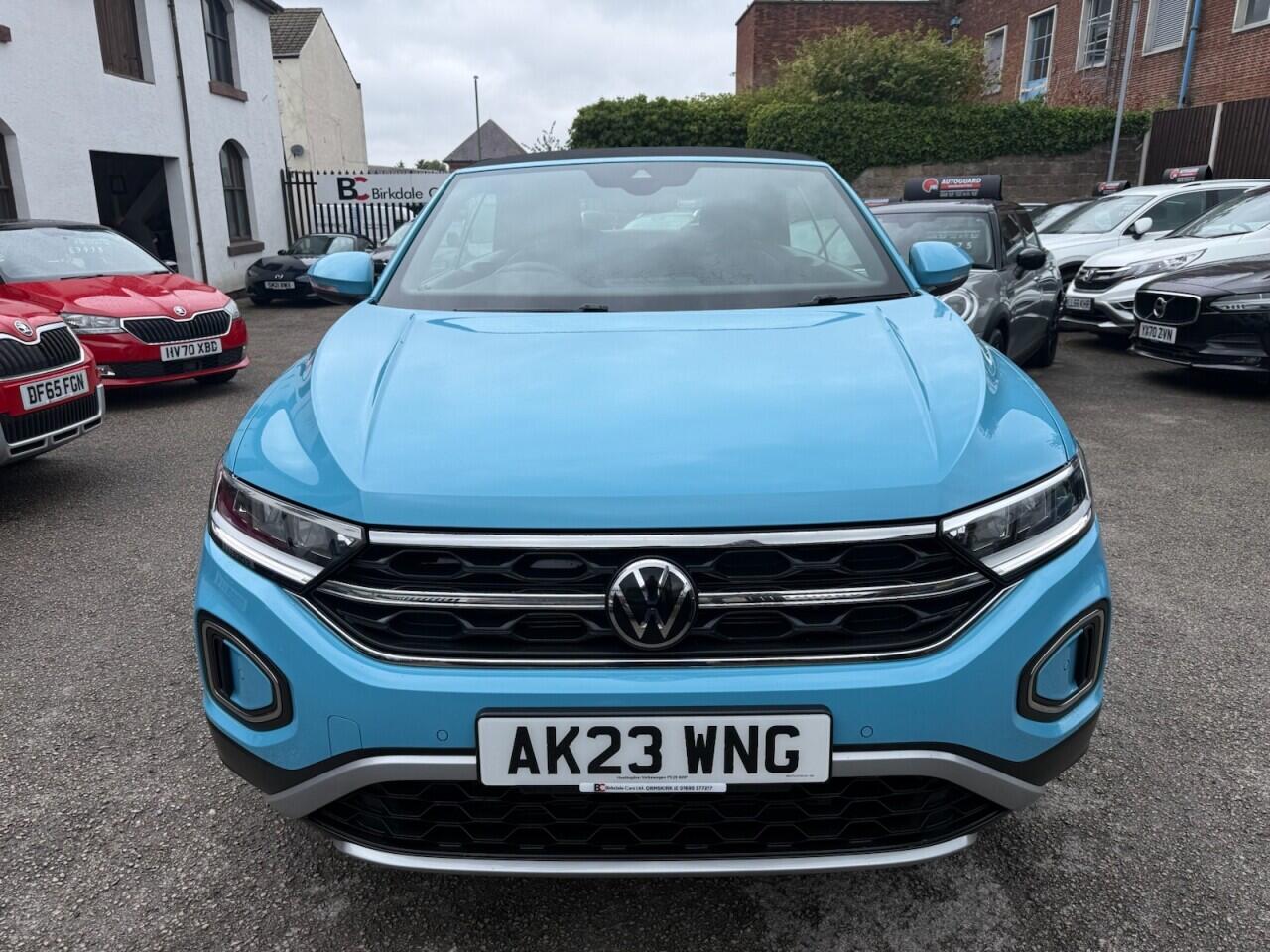 Volkswagen T-Roc view 14