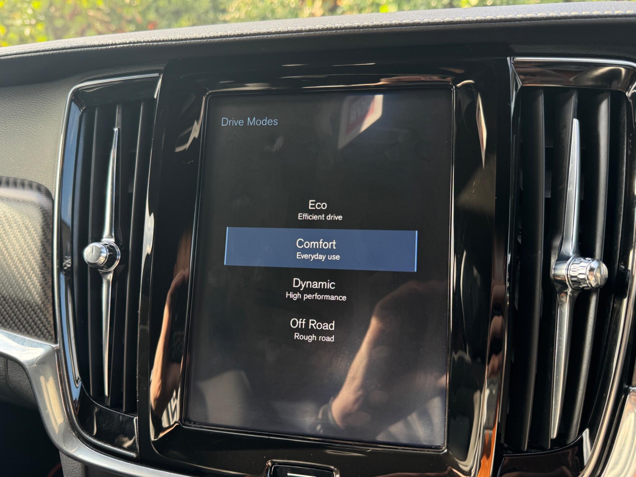 Volvo V90 Cross Country view 40