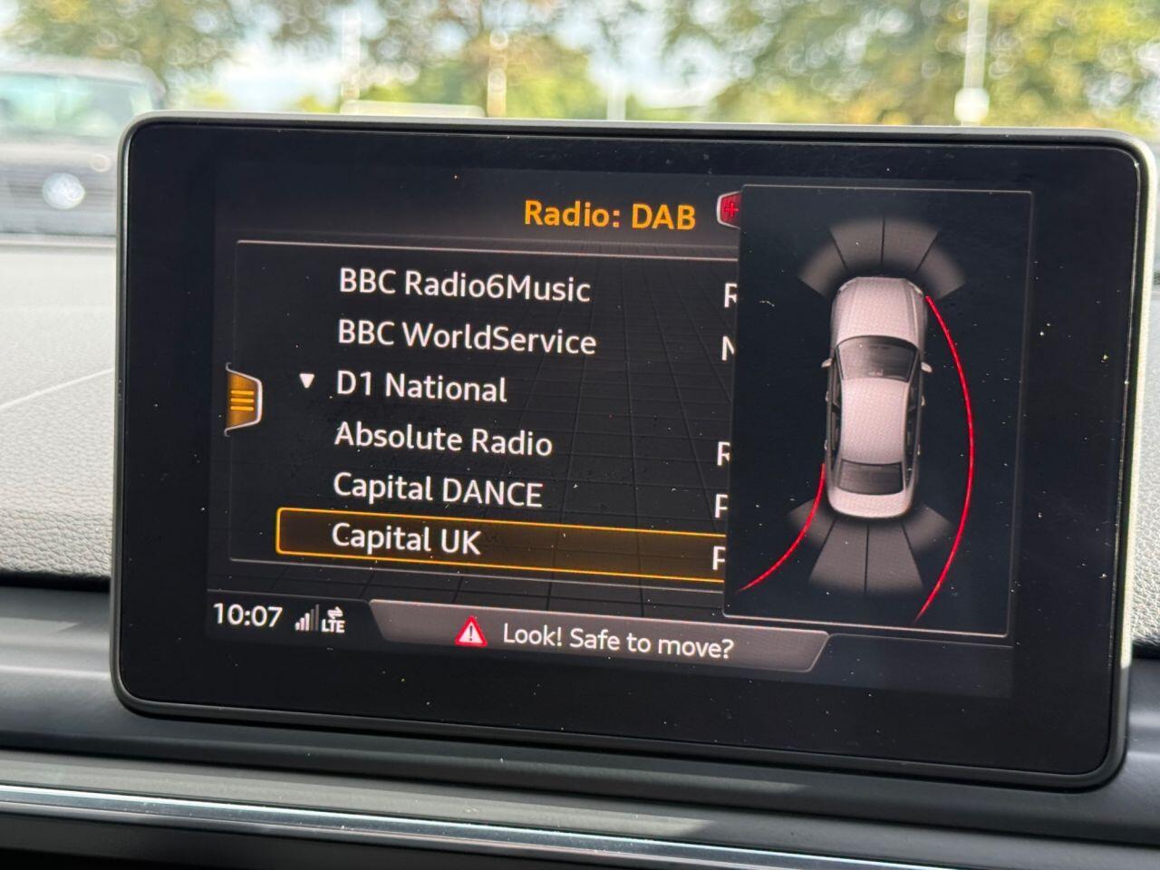 Audi A4 view 12