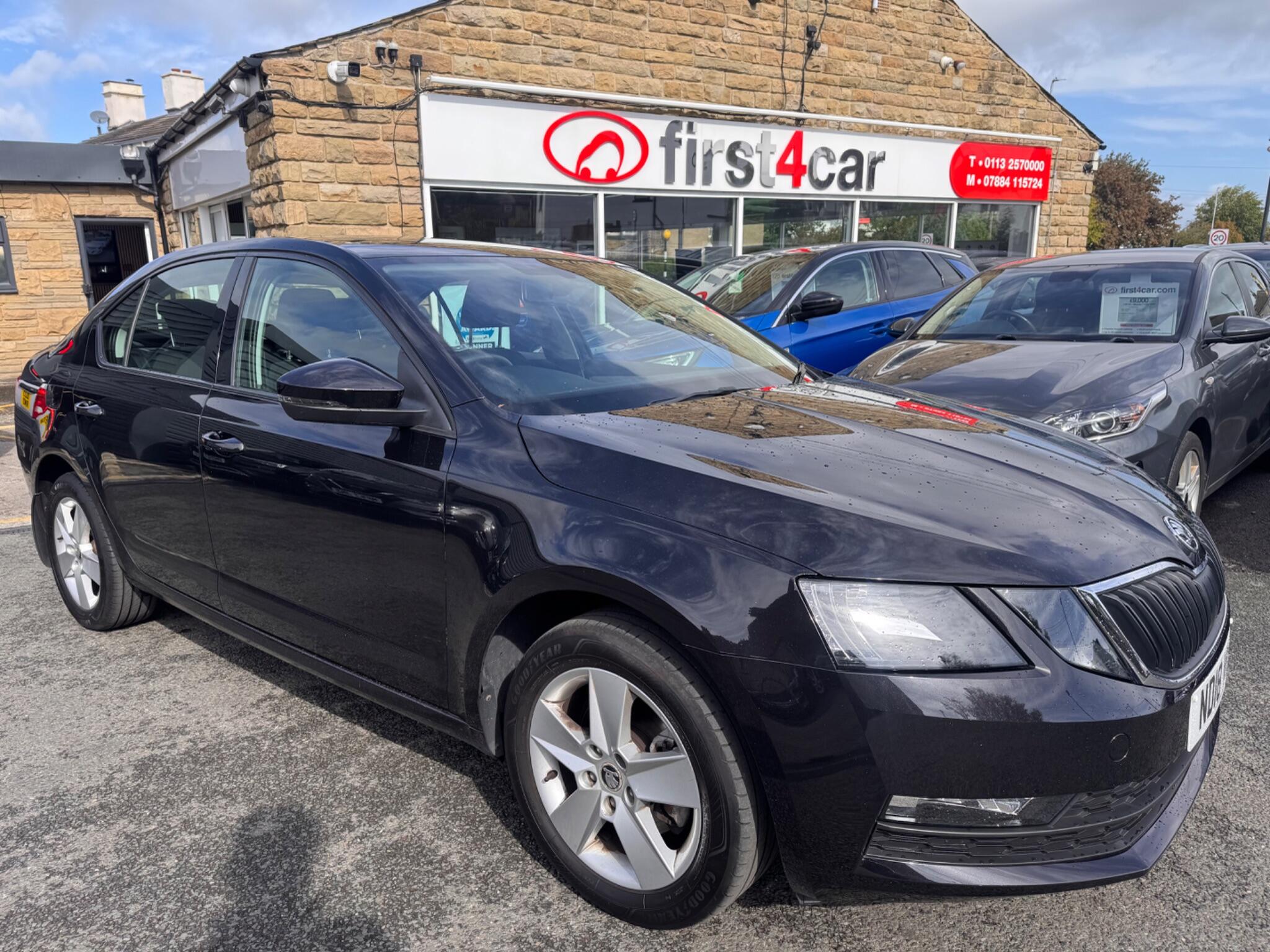 Skoda Octavia main image