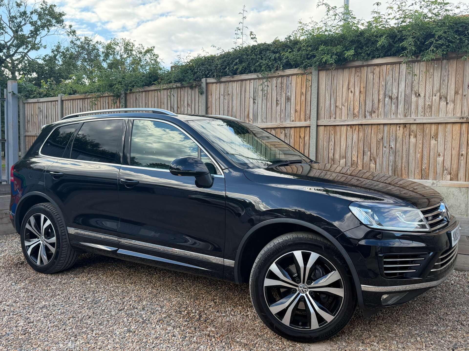 Volkswagen Touareg view 10