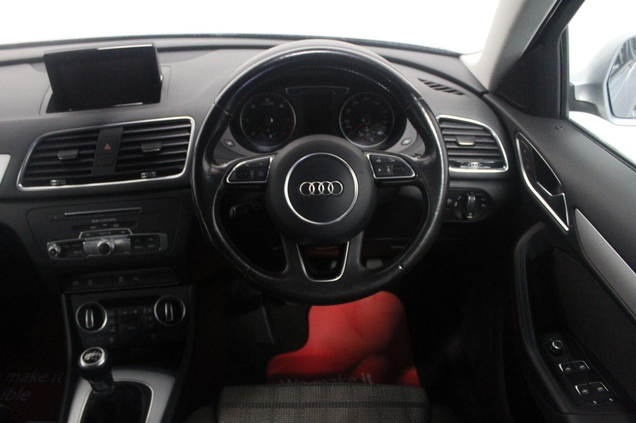 Audi Q3 view 46