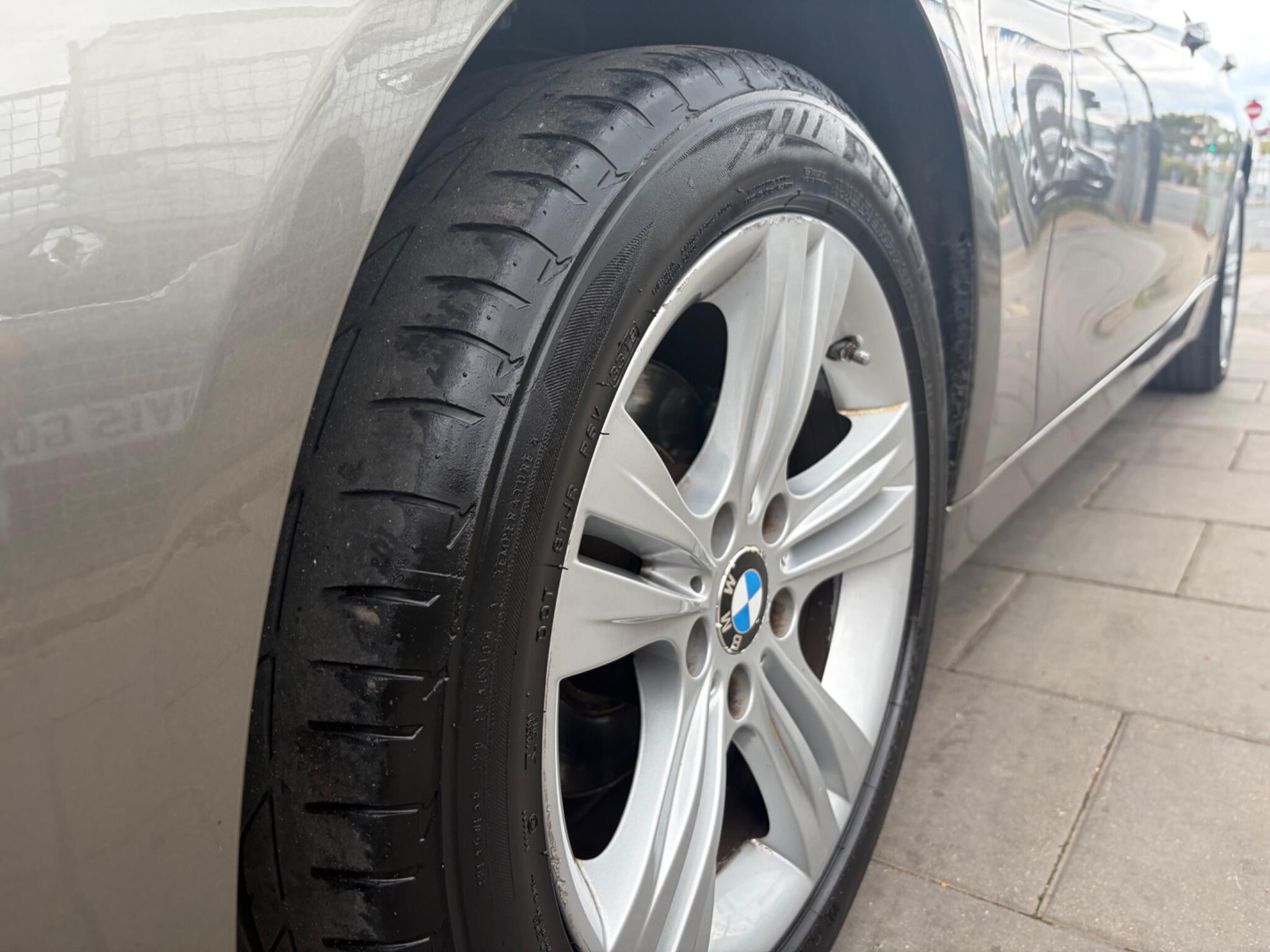 BMW 3 Series view 13