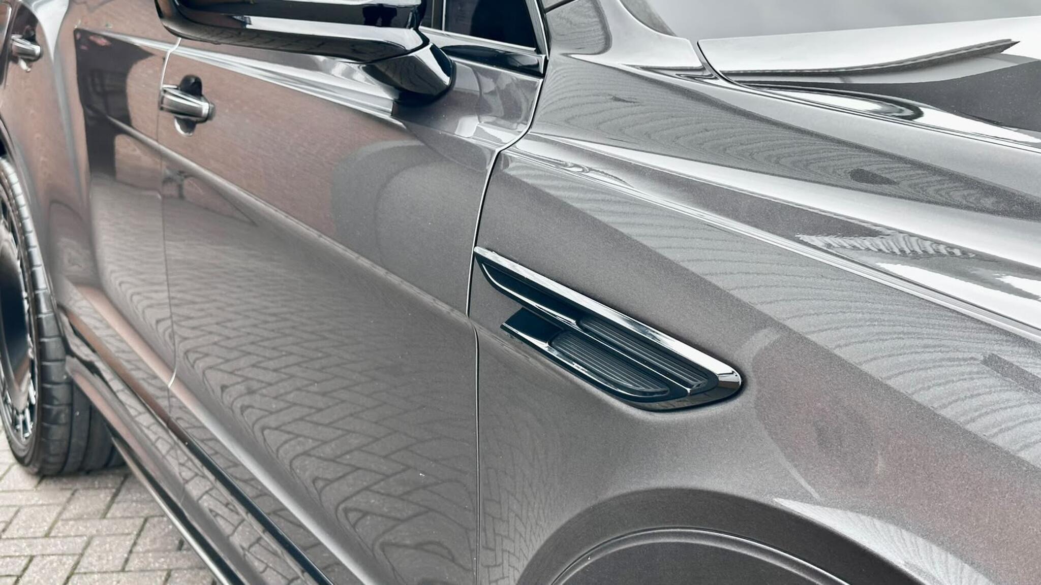Bentley Bentayga view 9