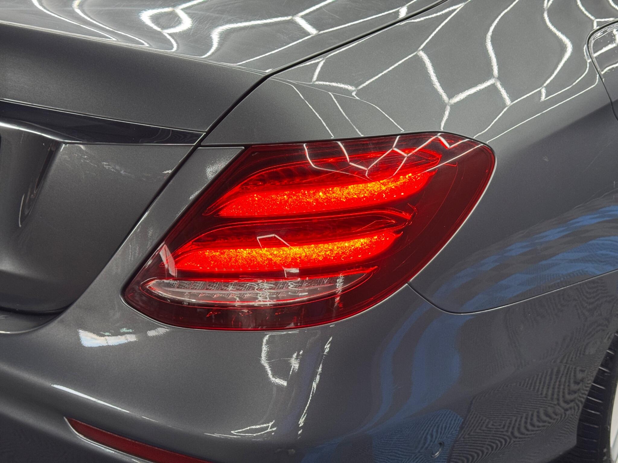 Mercedes-Benz E-Class view 44