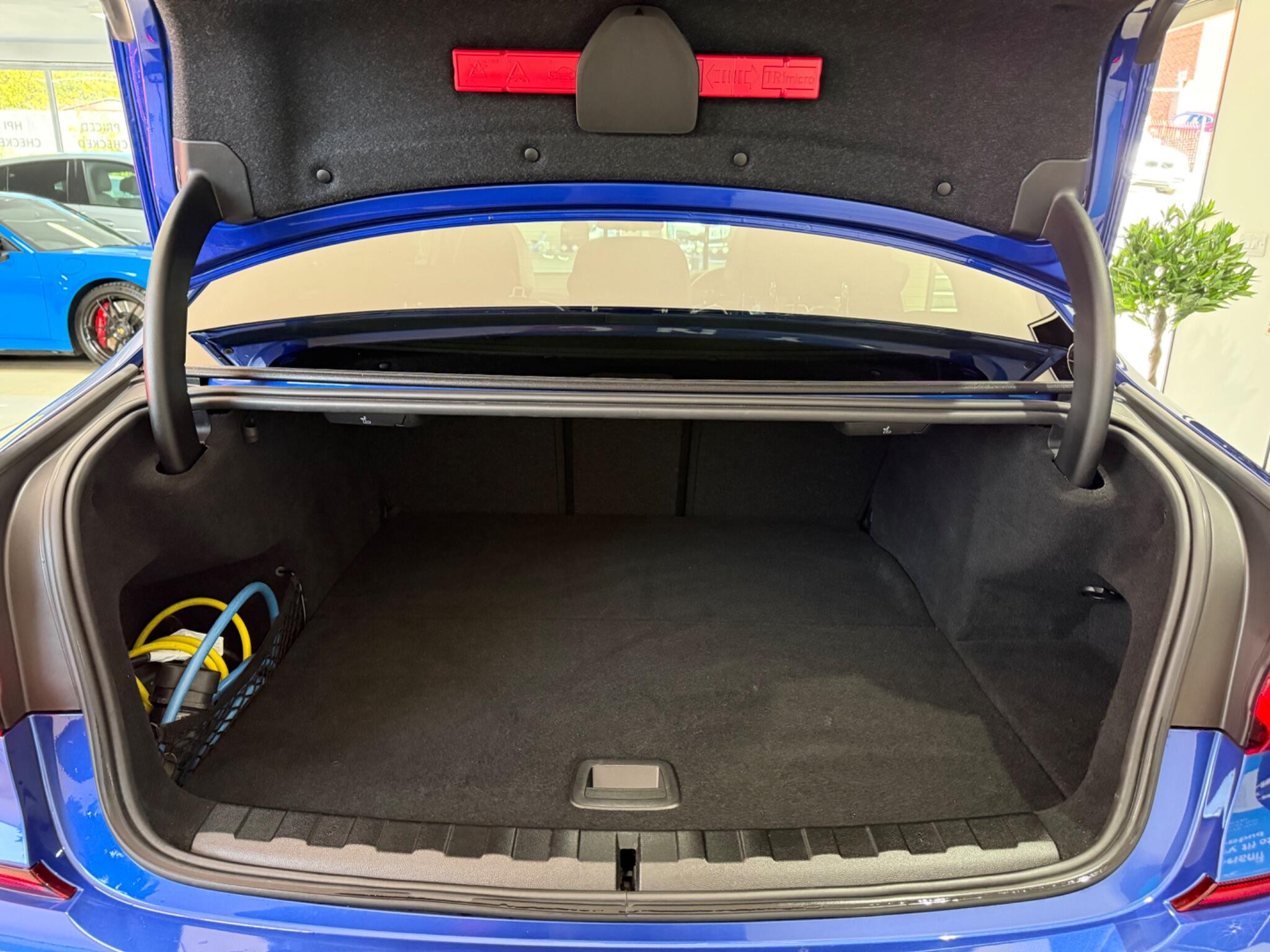 BMW 3 Series view 33