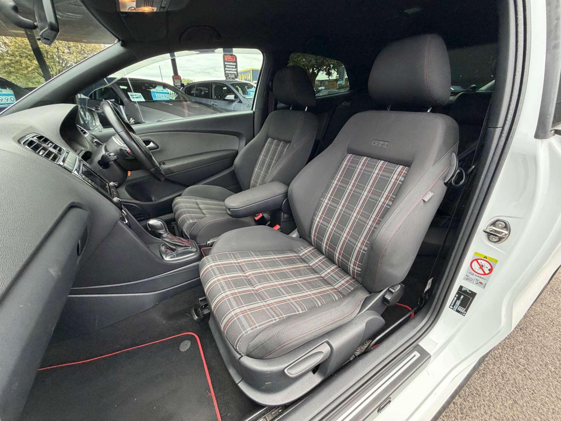 Volkswagen Polo view 4
