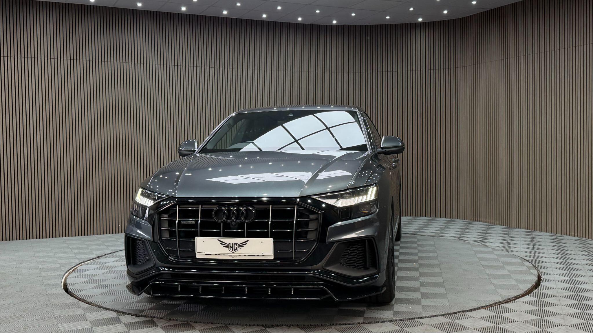 Audi Q8 view 54