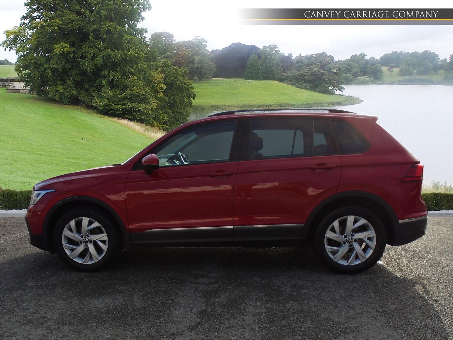 Volkswagen Tiguan view 6