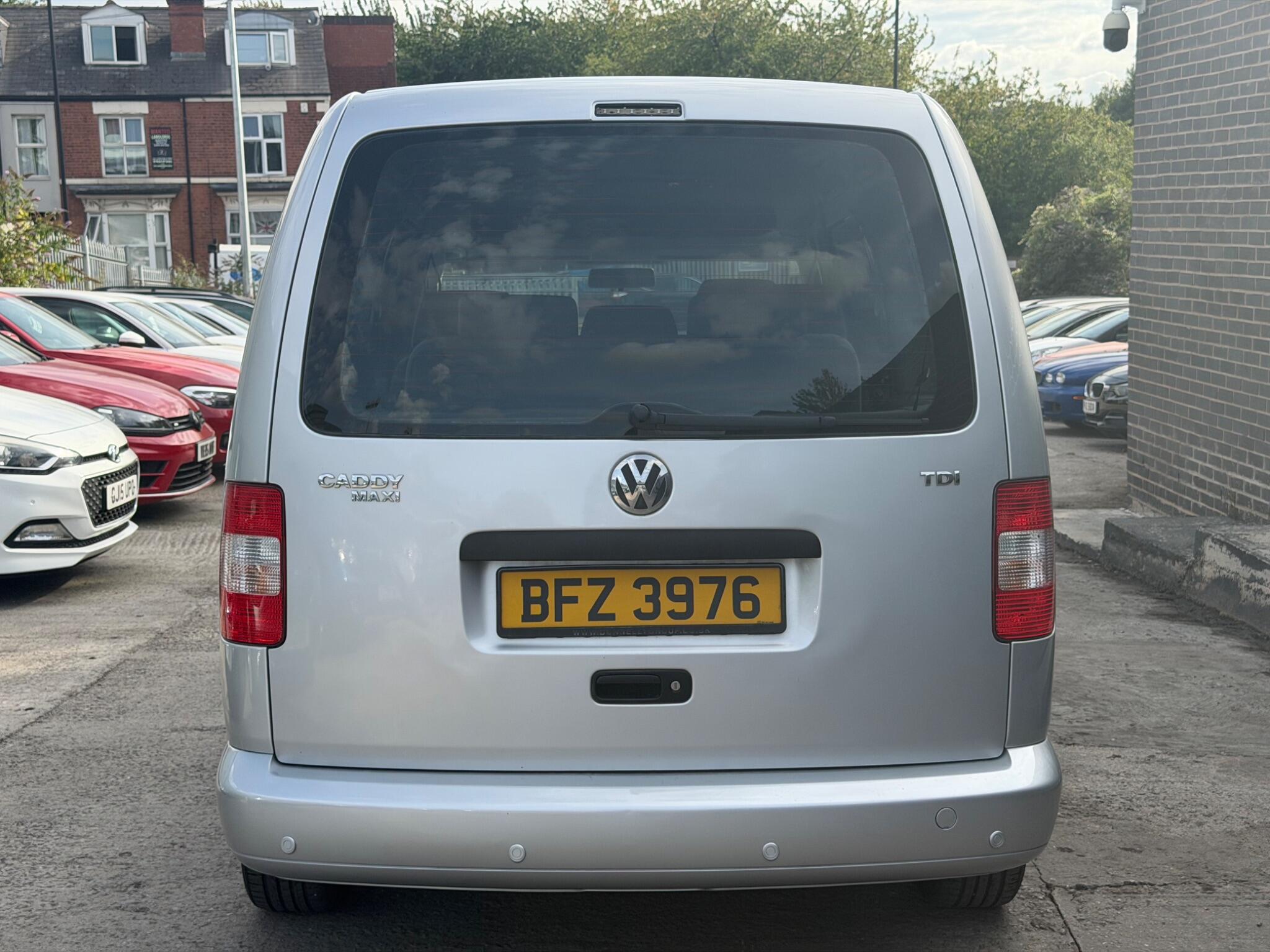Volkswagen Caddy Maxi Life view 5
