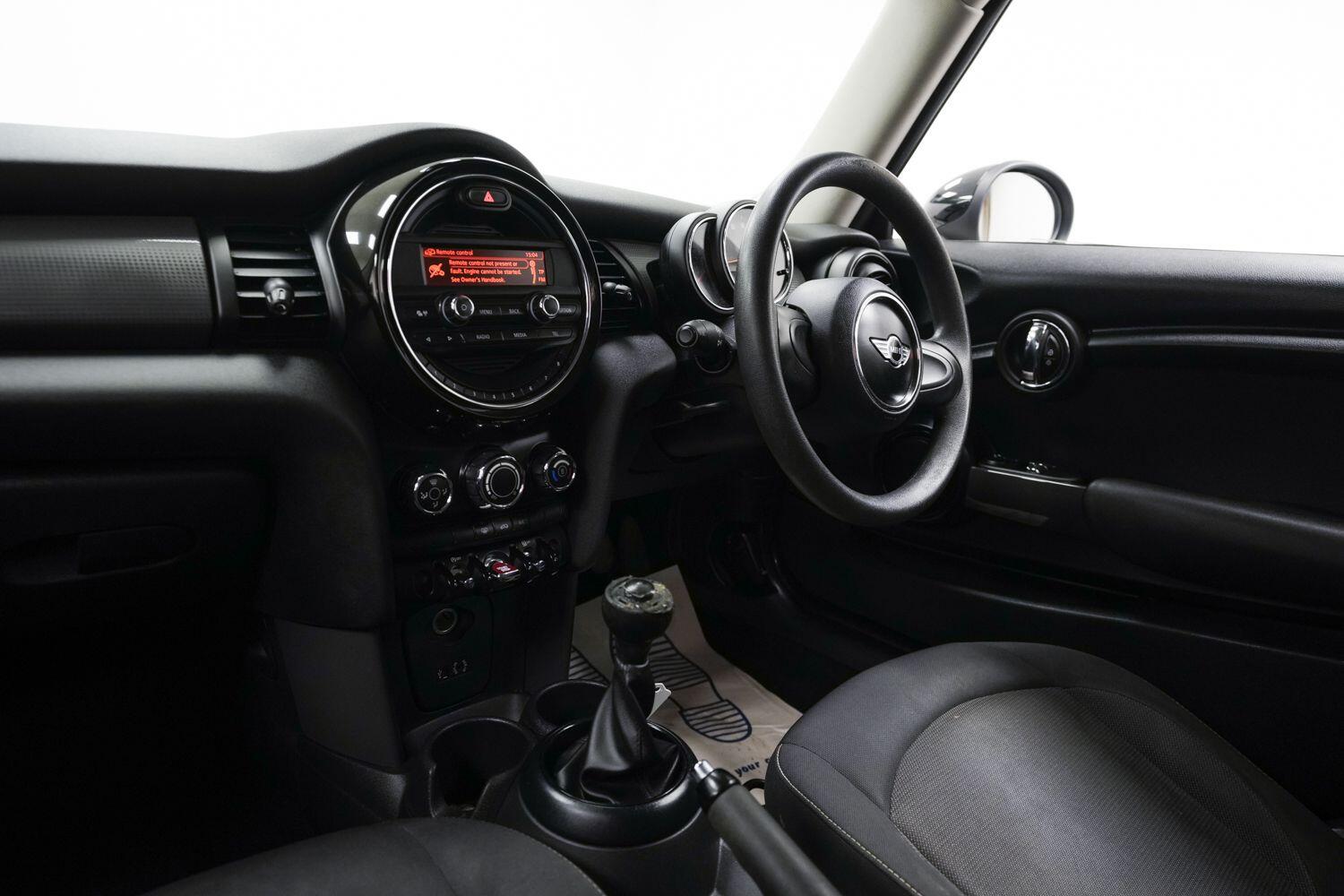 Mini Cooper view 17