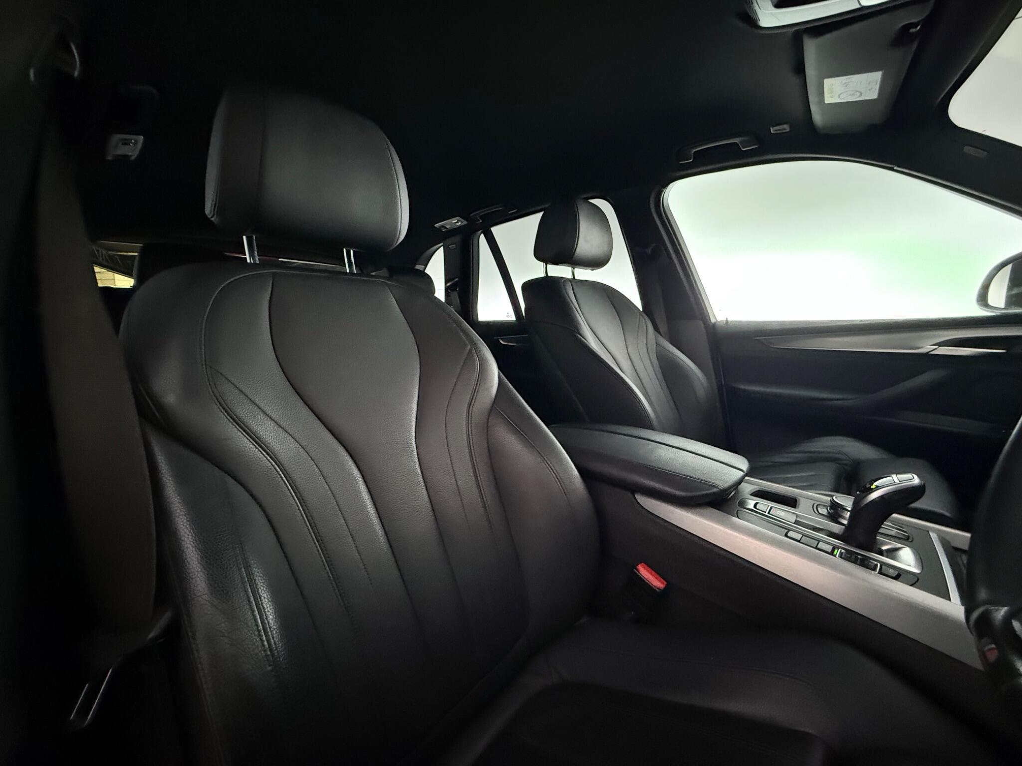BMW X5 view 31