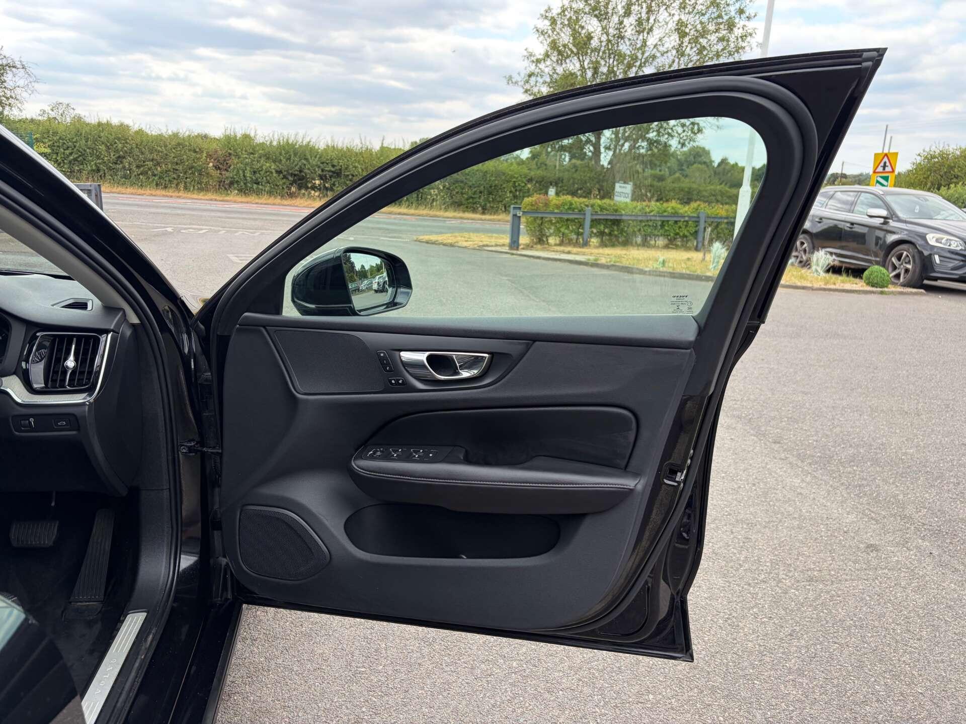 Volvo V60 view 34
