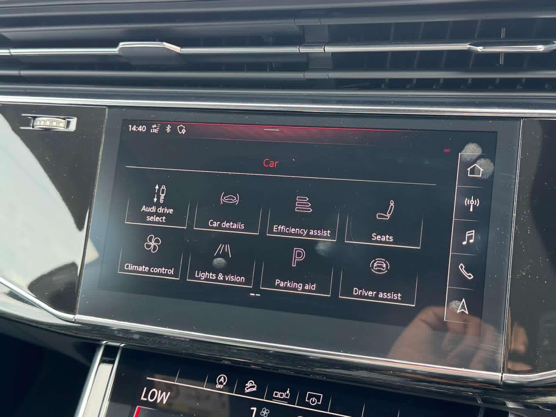 Audi Q8 view 37