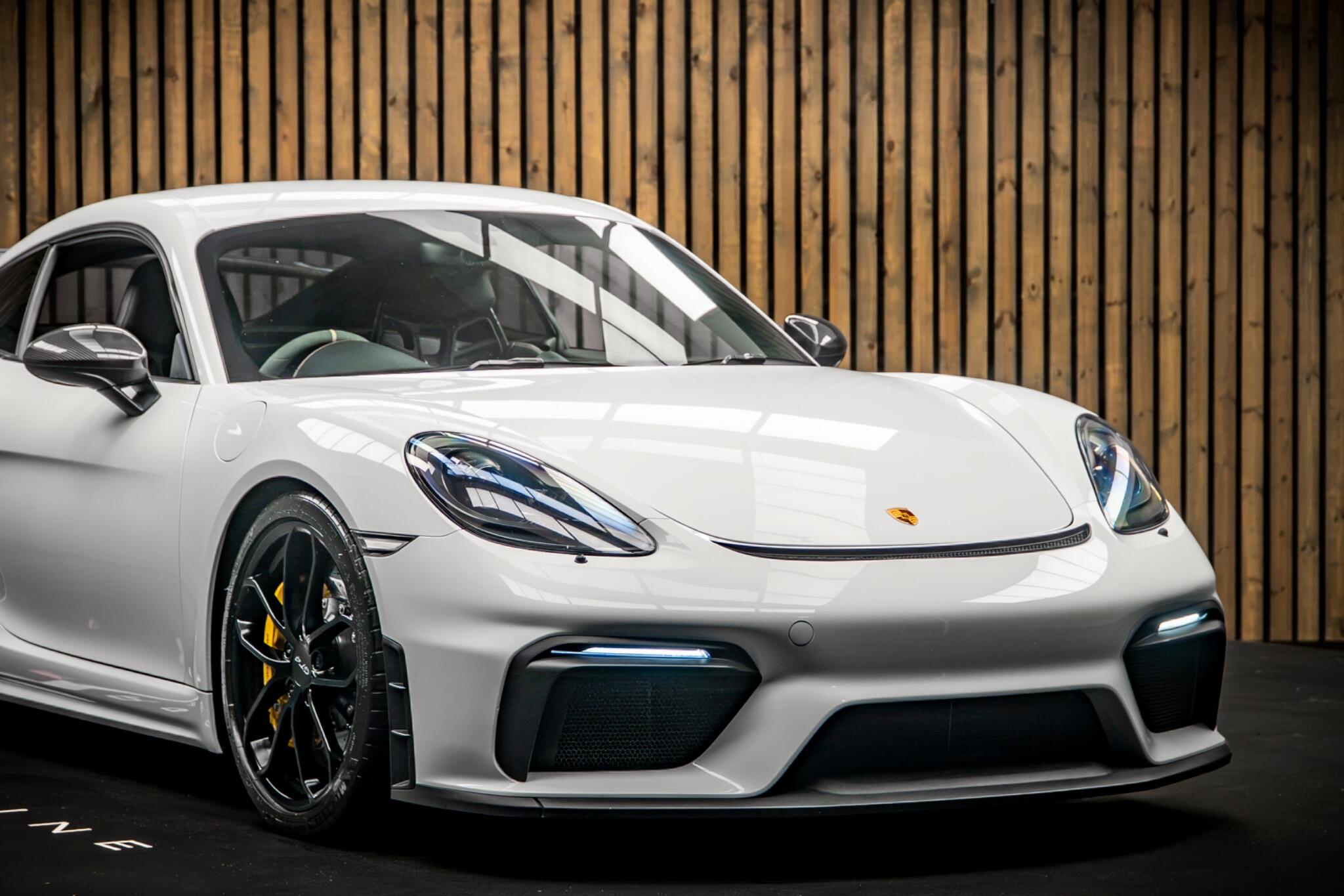 Porsche Cayman view 12