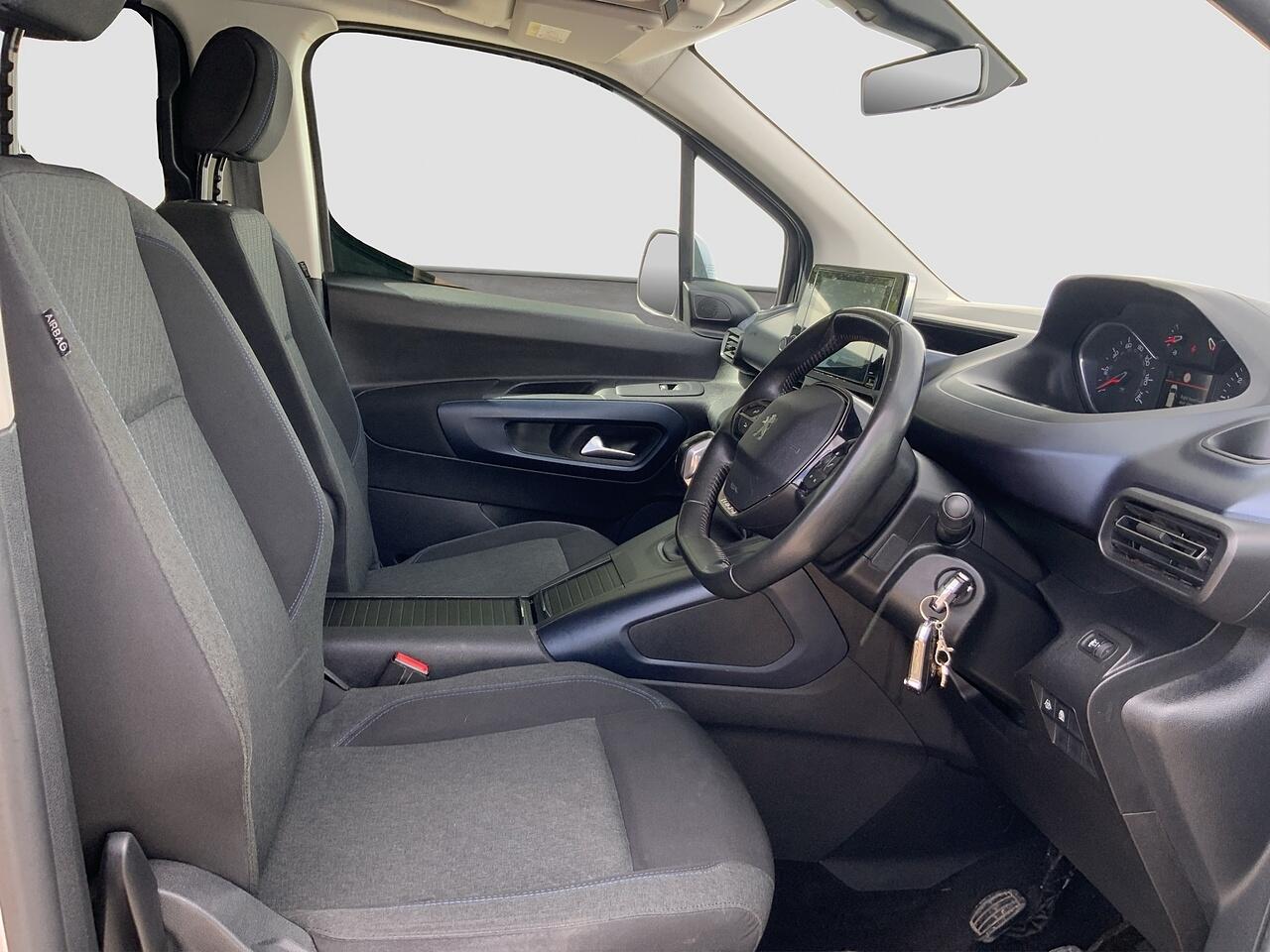 Peugeot Rifter view 11
