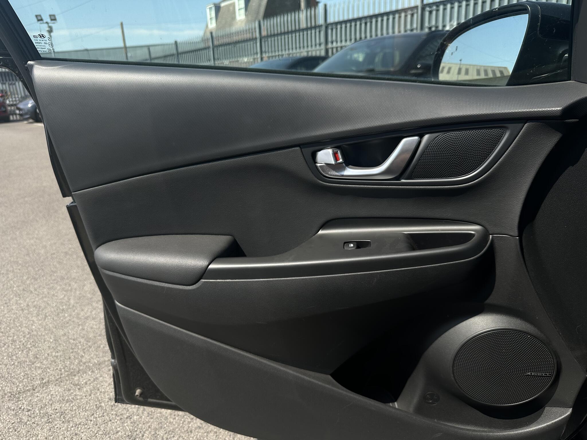 Hyundai Kona view 30