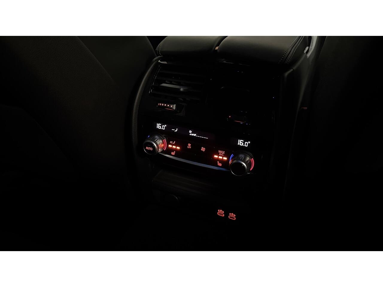 BMW 5 Series view 21