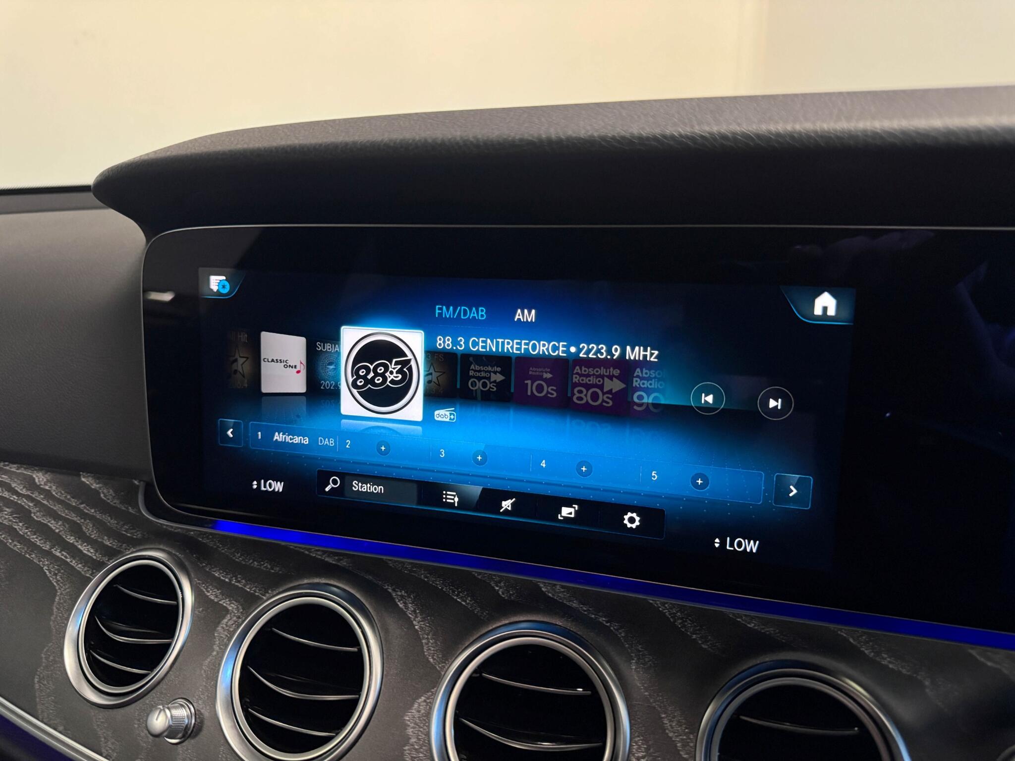 Mercedes-Benz E-Class view 44
