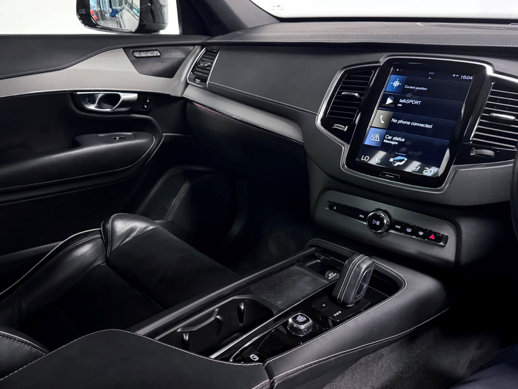 Volvo XC90 view 34