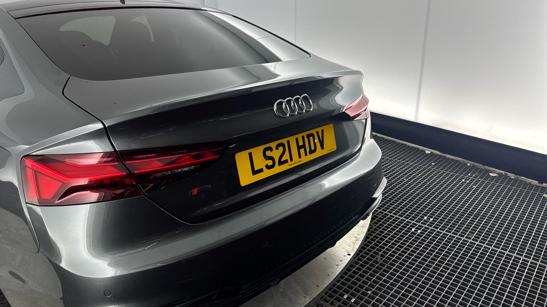 Audi A5 view 24