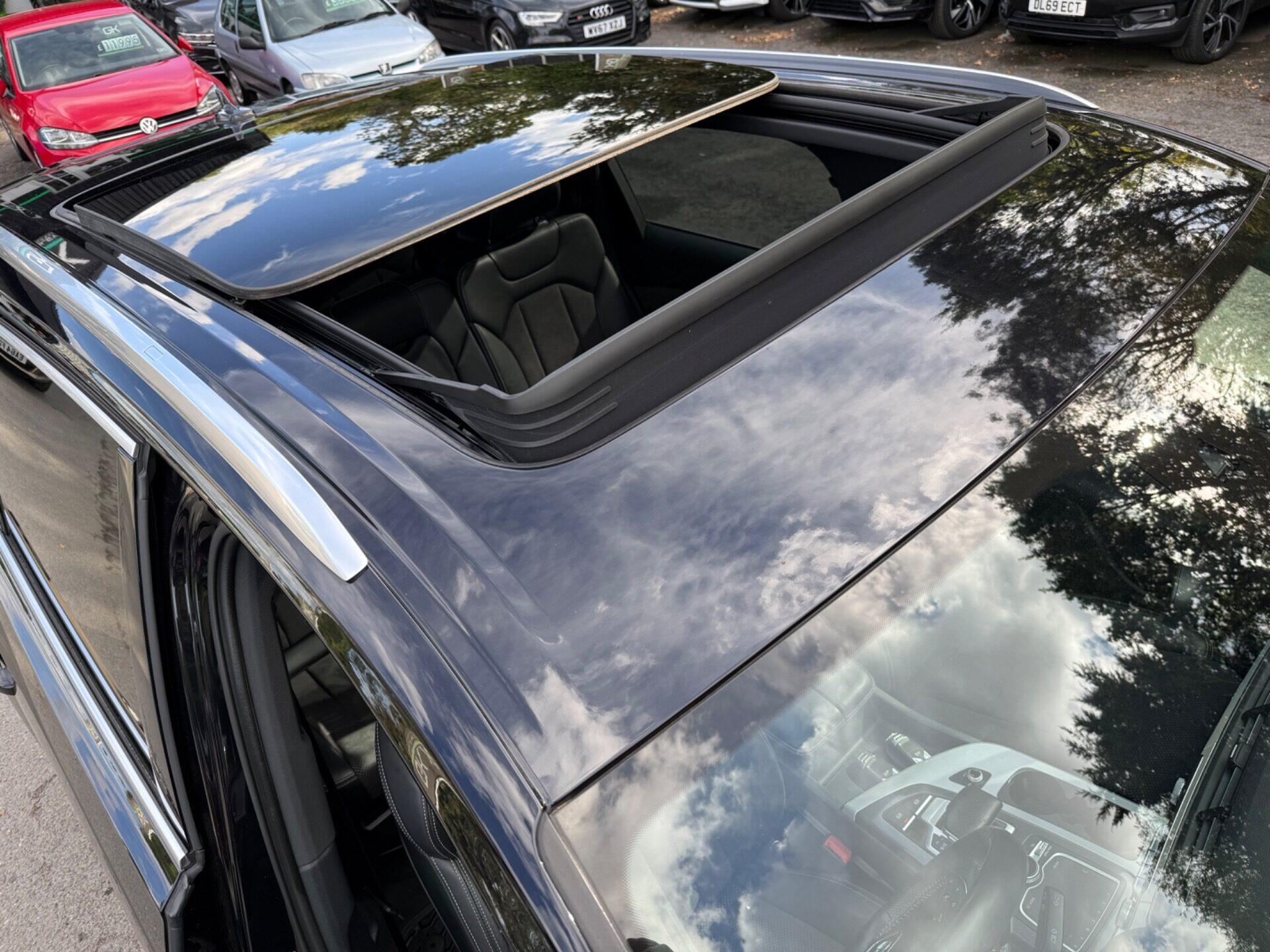 Audi Q7 view 25