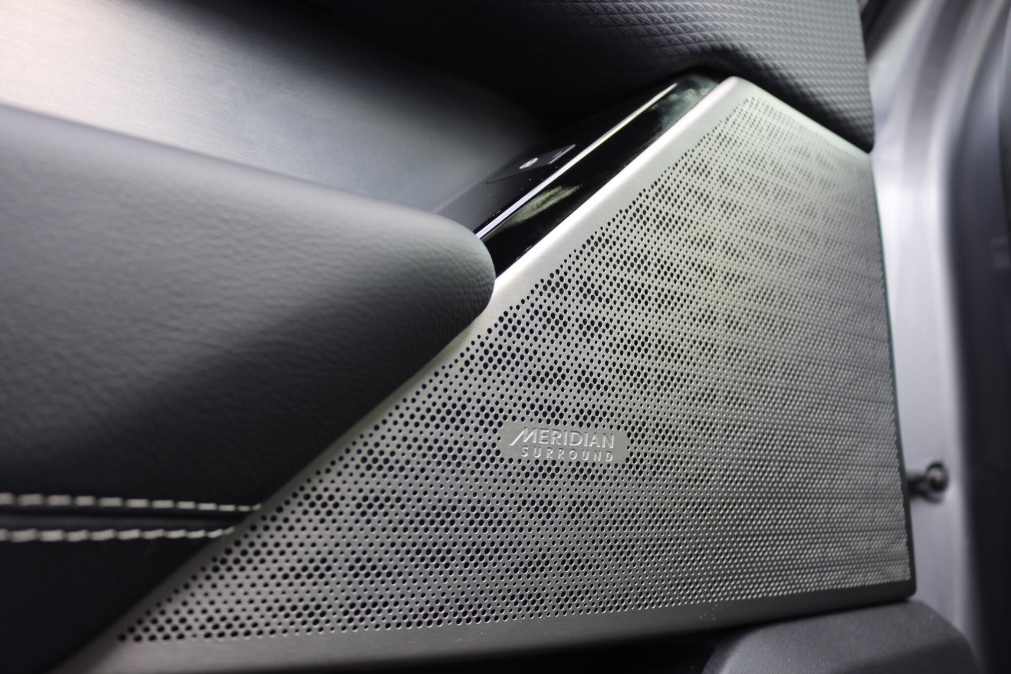 Land Rover Range Rover Velar view 43